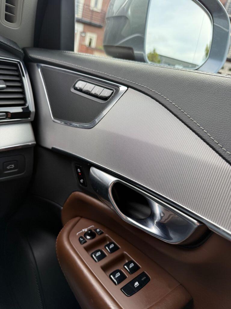 Volvo XC90 view 12