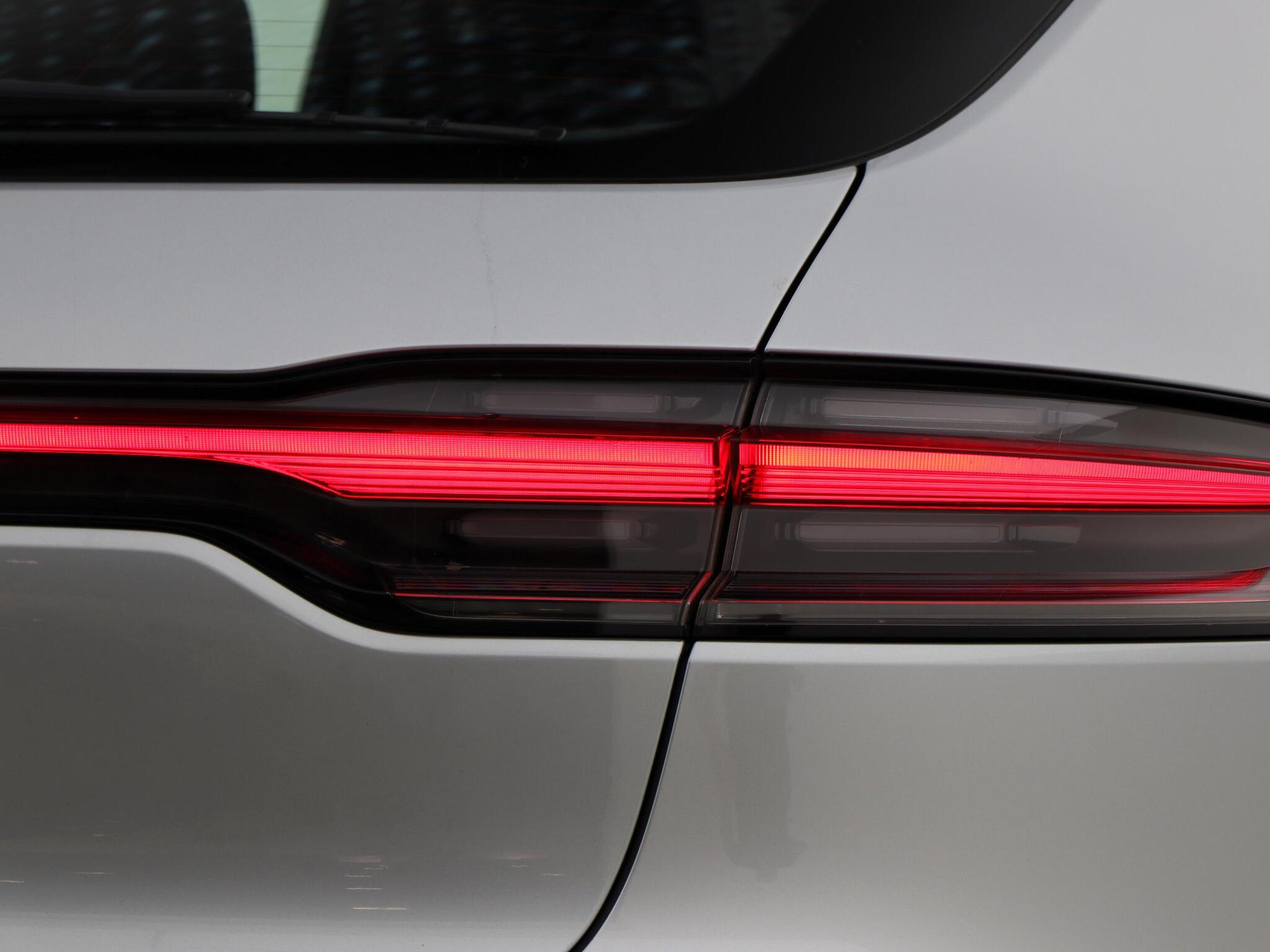 Porsche Macan view 21