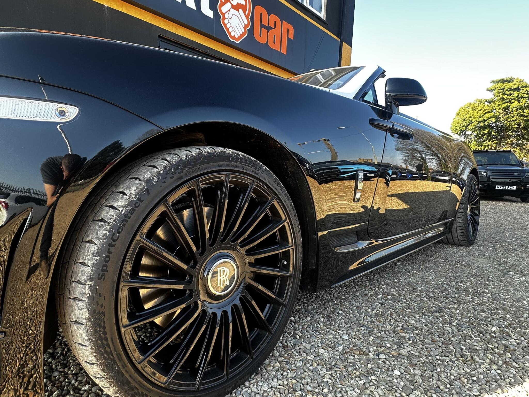 Rolls-Royce Dawn view 7