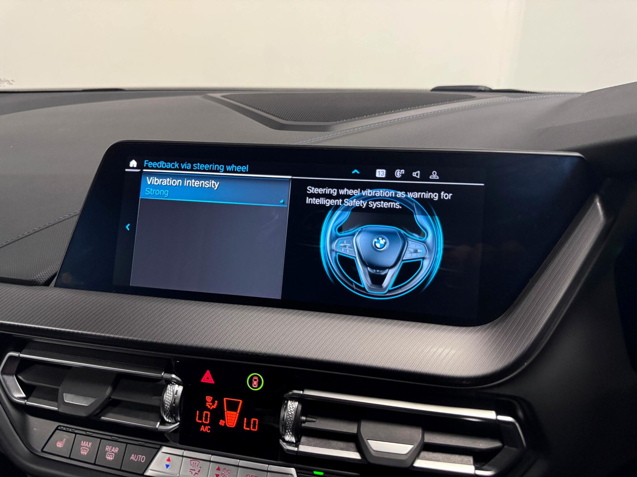 BMW 1 Series view 50