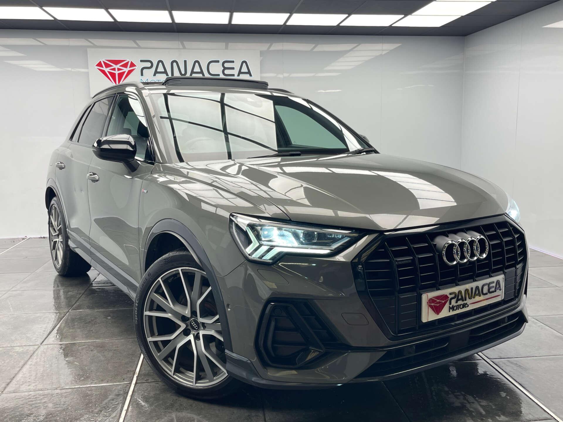 Audi Q3 view 10