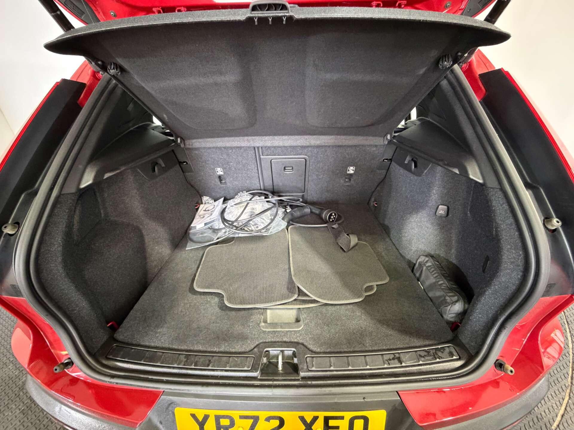 Volvo XC40 view 11