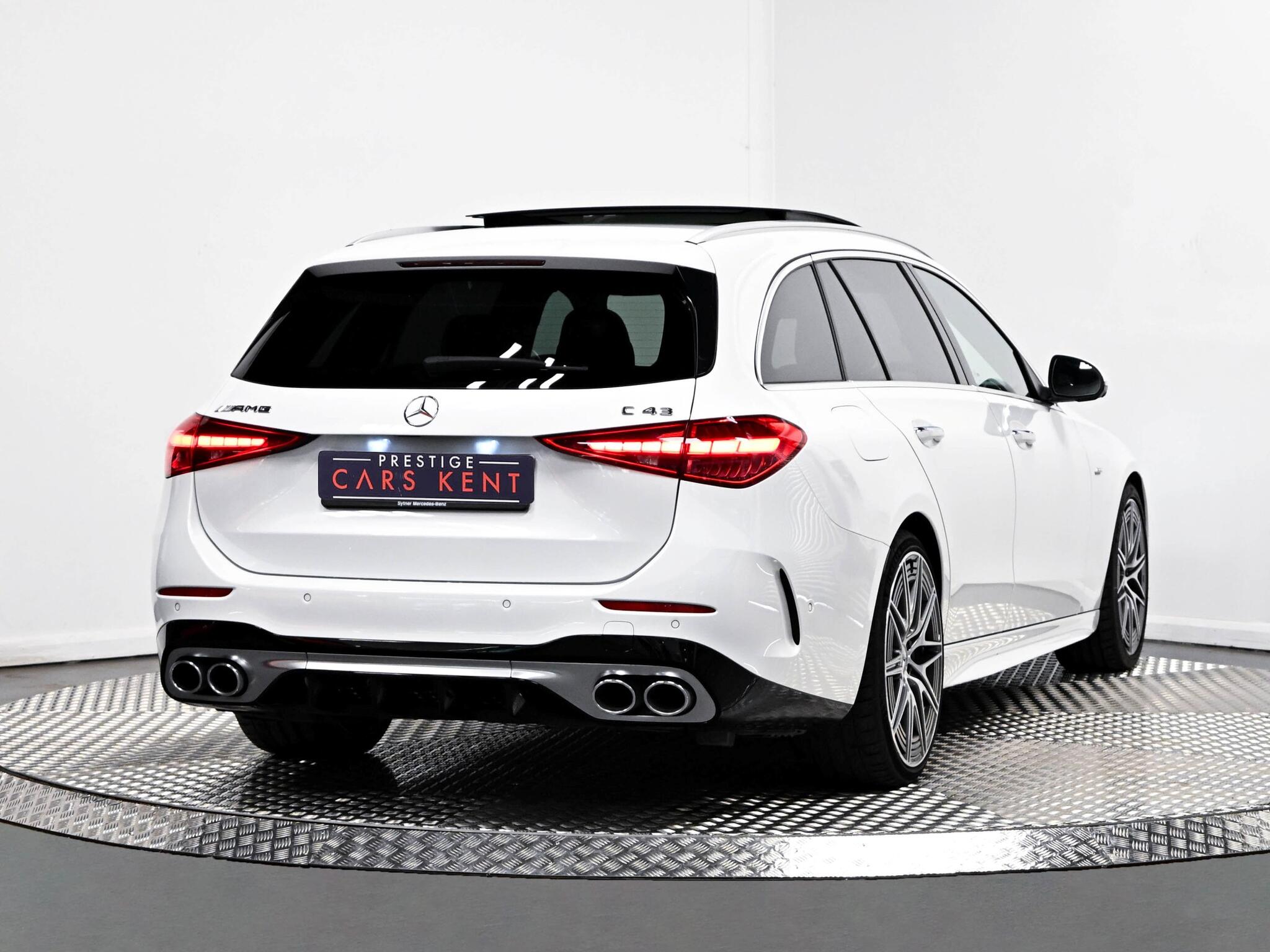 Mercedes-Benz C-Class view 27