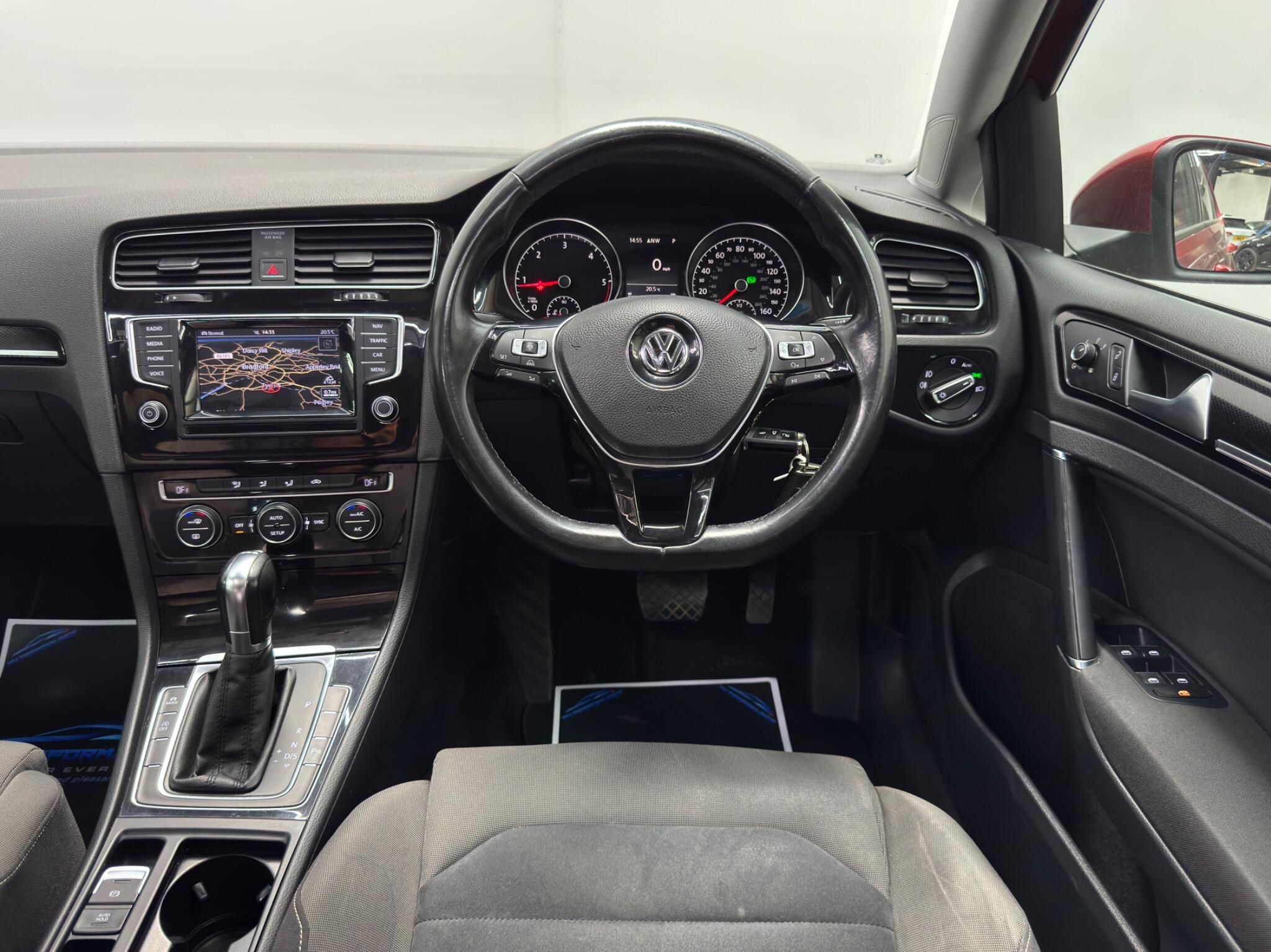 Volkswagen Golf view 16