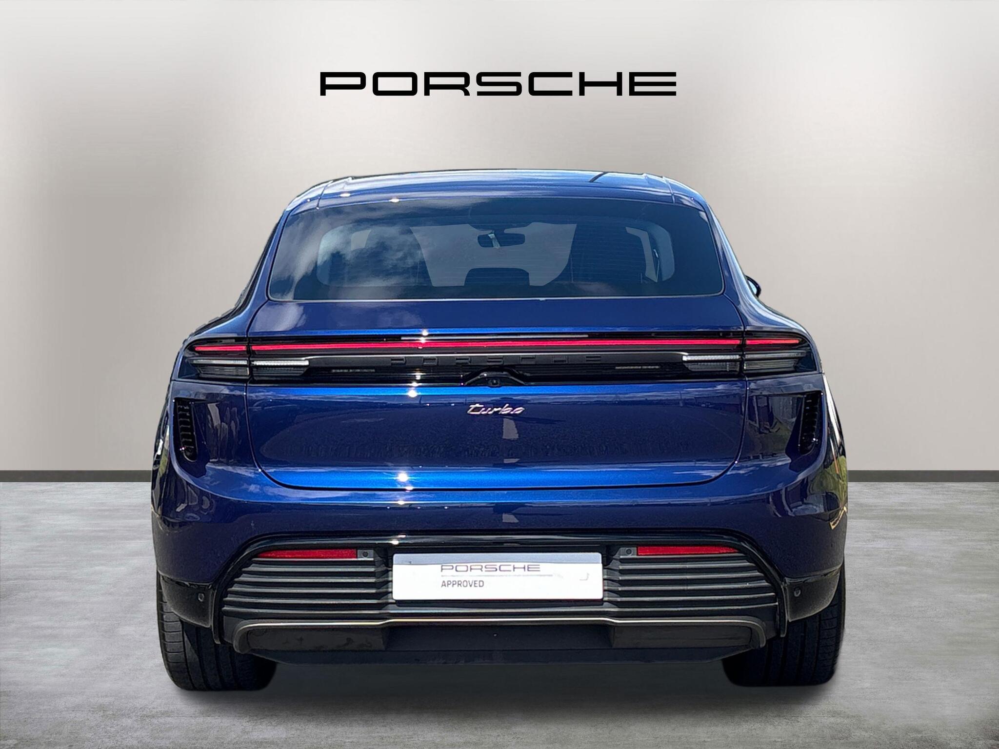 Porsche Macan view 6