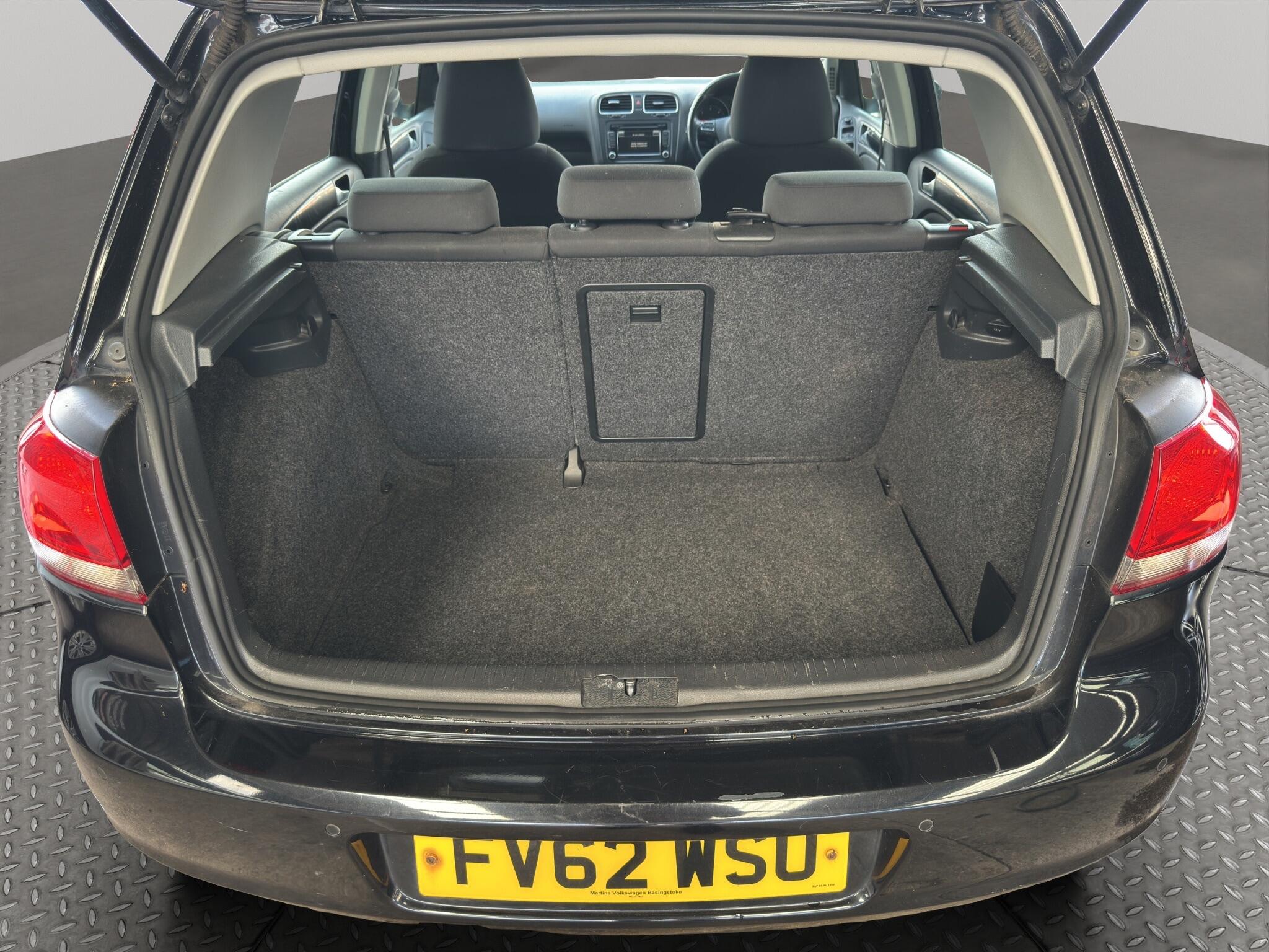 Volkswagen Golf view 20