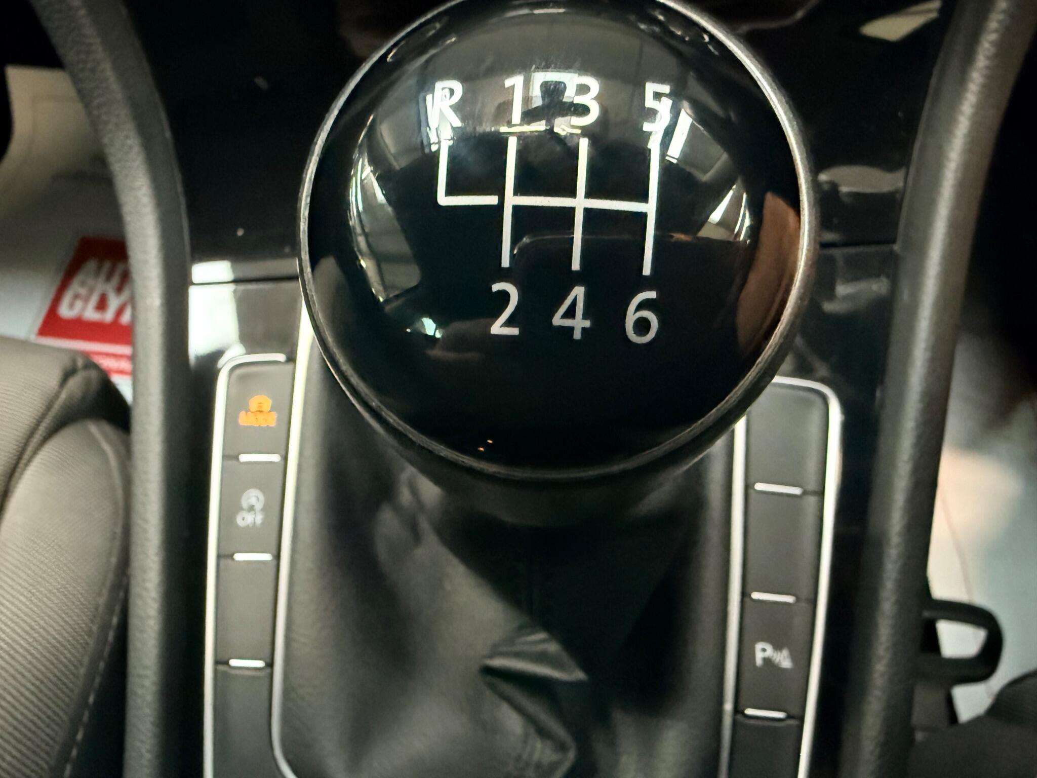 Volkswagen Golf view 29