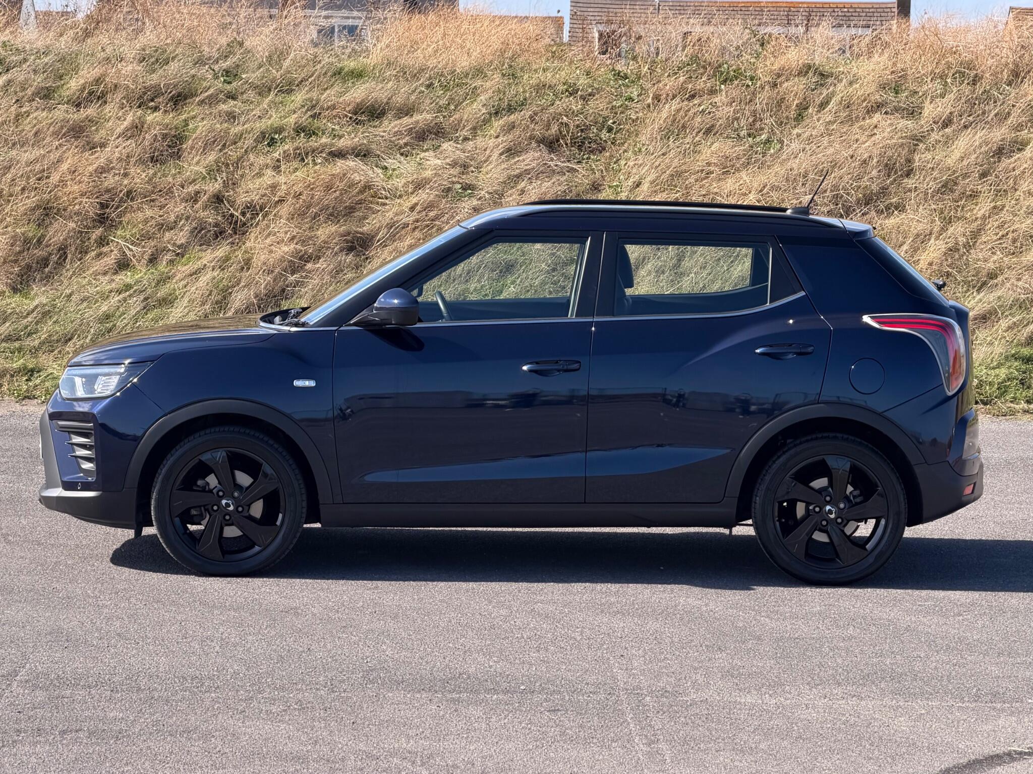 KGM Tivoli view 42