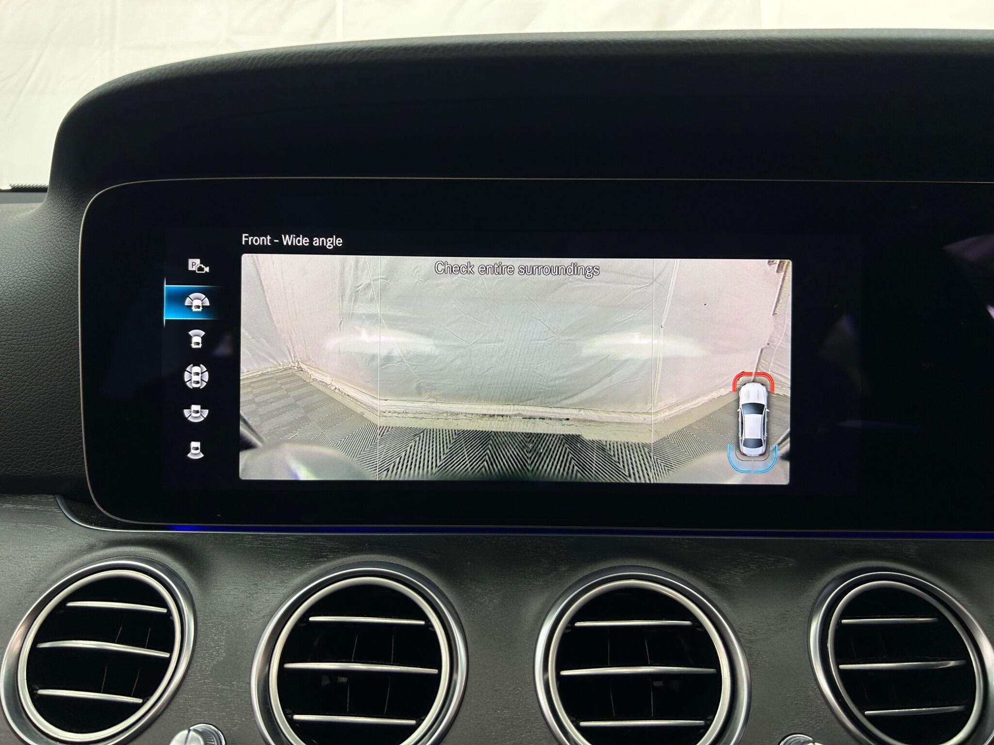Mercedes-Benz E Class view 41
