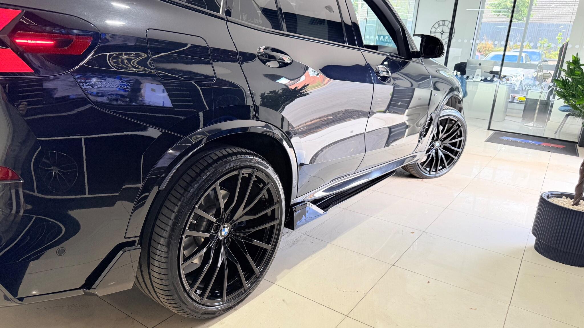 BMW X5 view 19