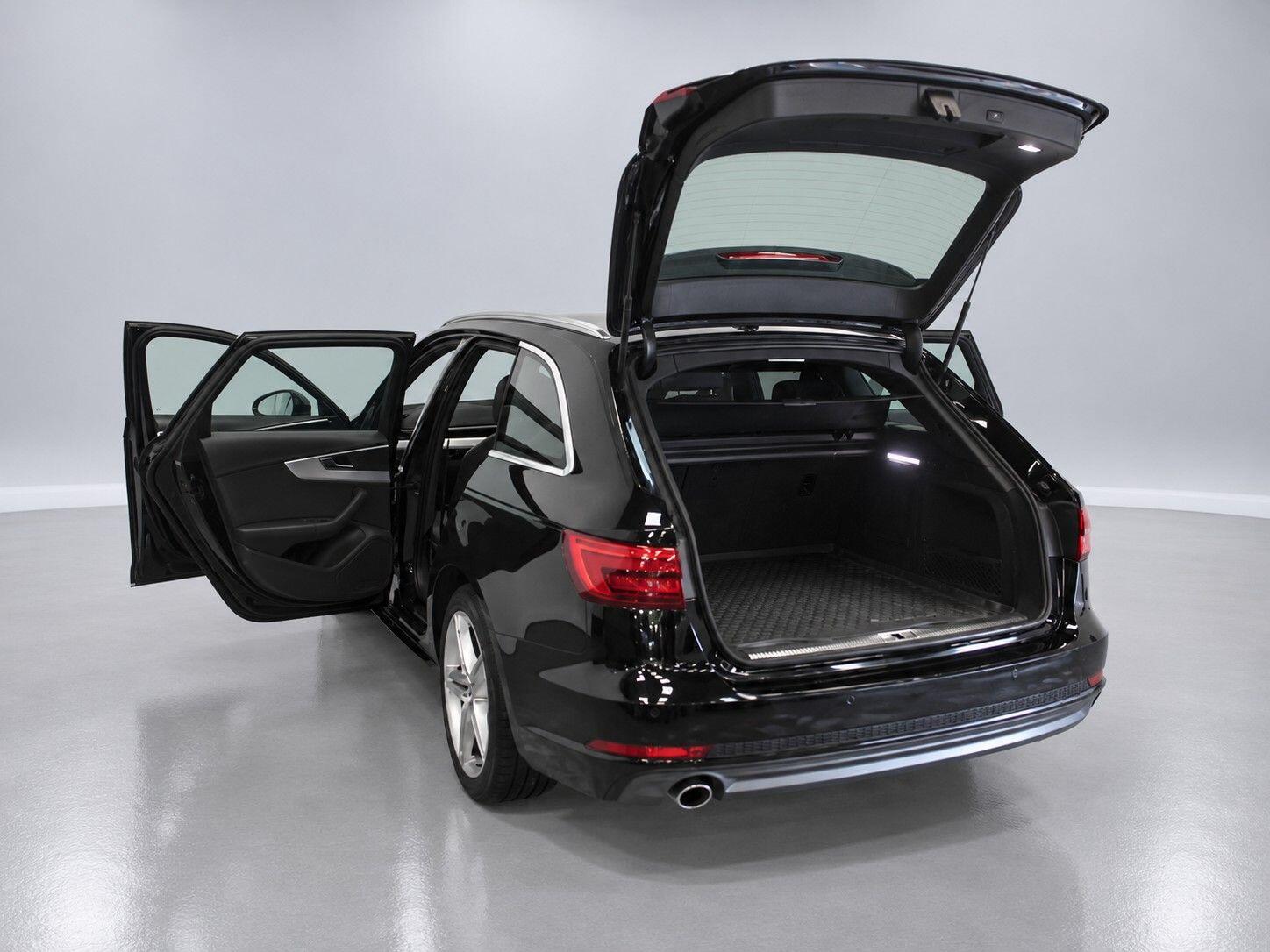 Audi A4 view 21