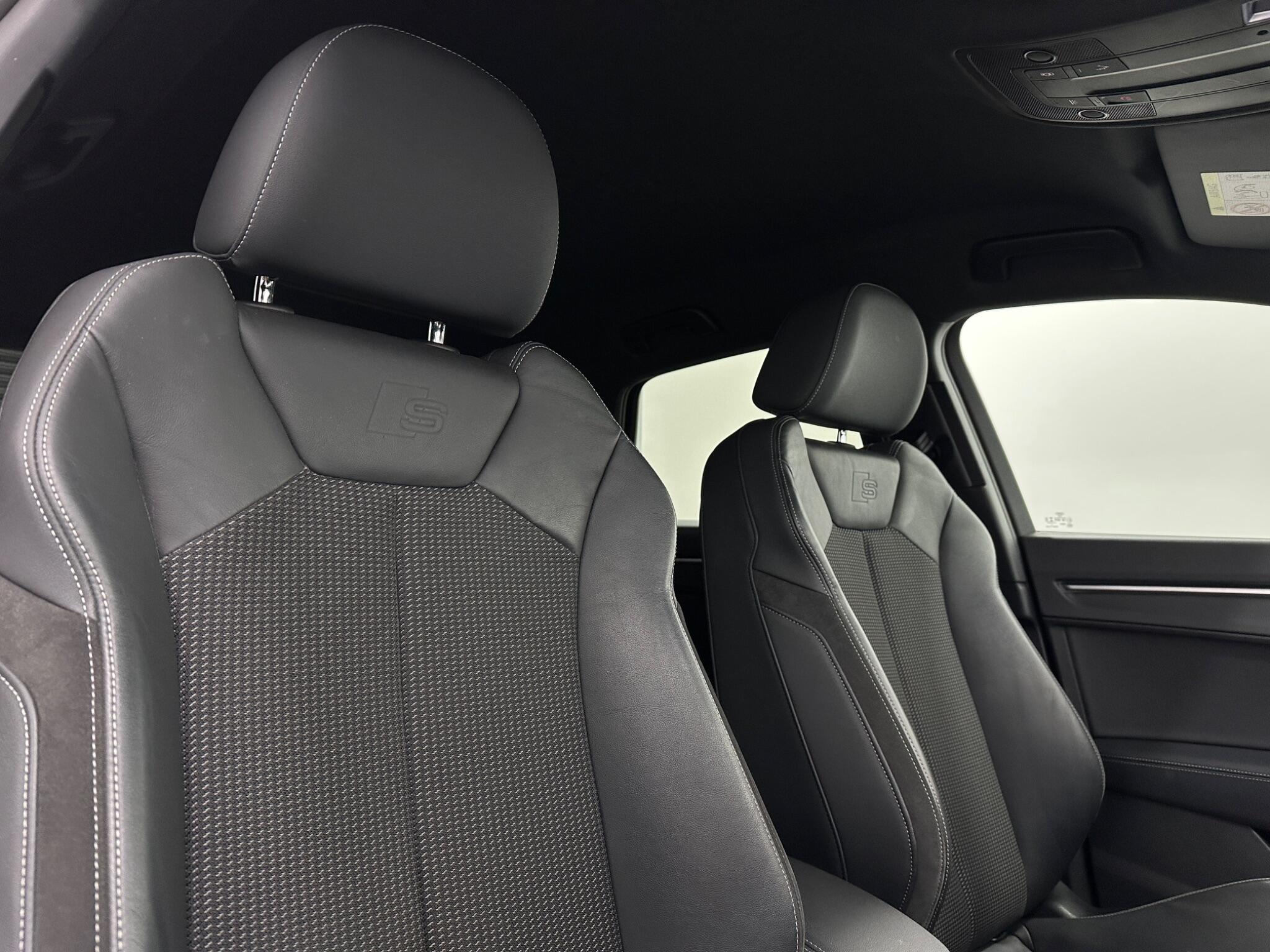 Audi Q3 view 32