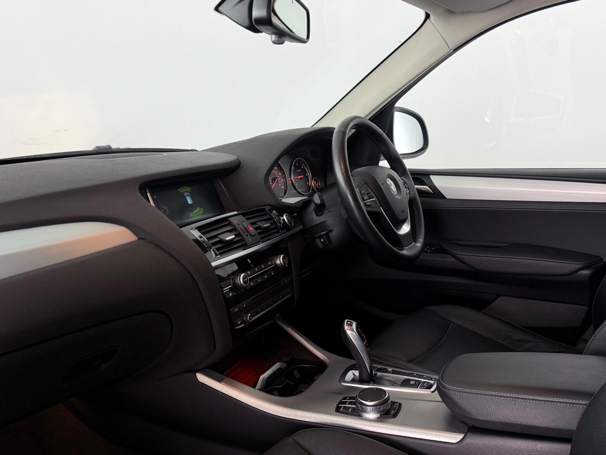 BMW X3 view 4