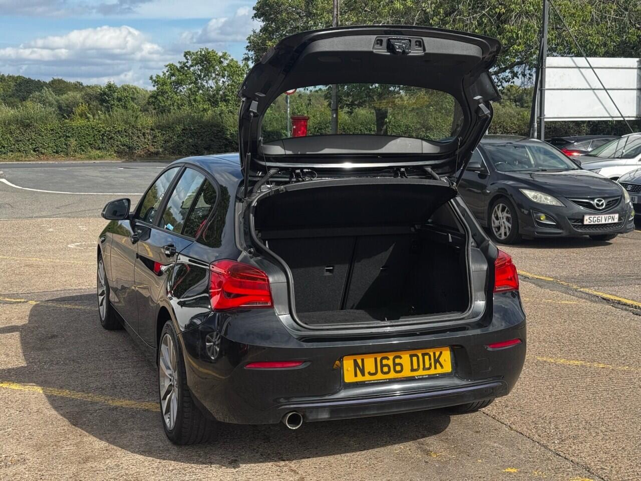 BMW 1 Series view 15