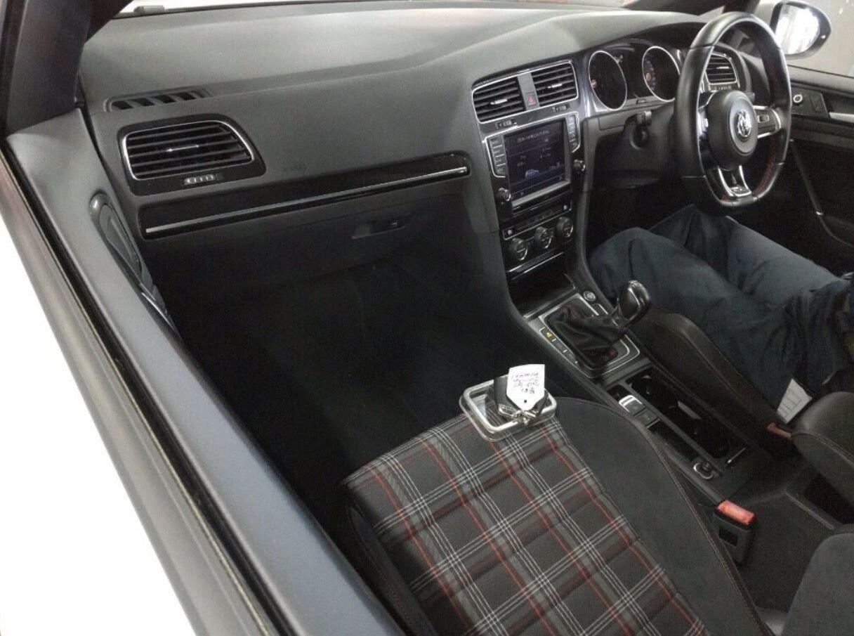 Volkswagen Golf view 5