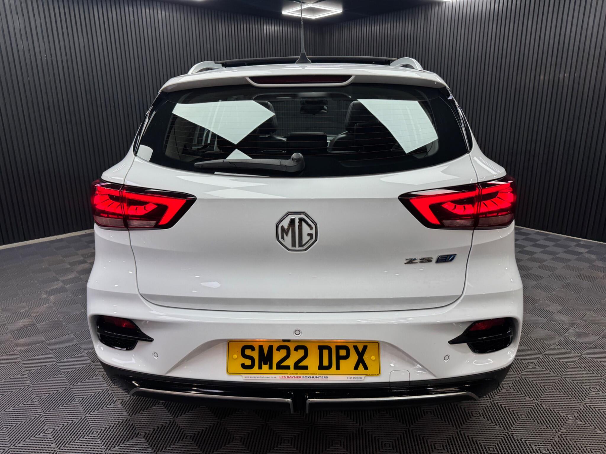 MG ZS view 23