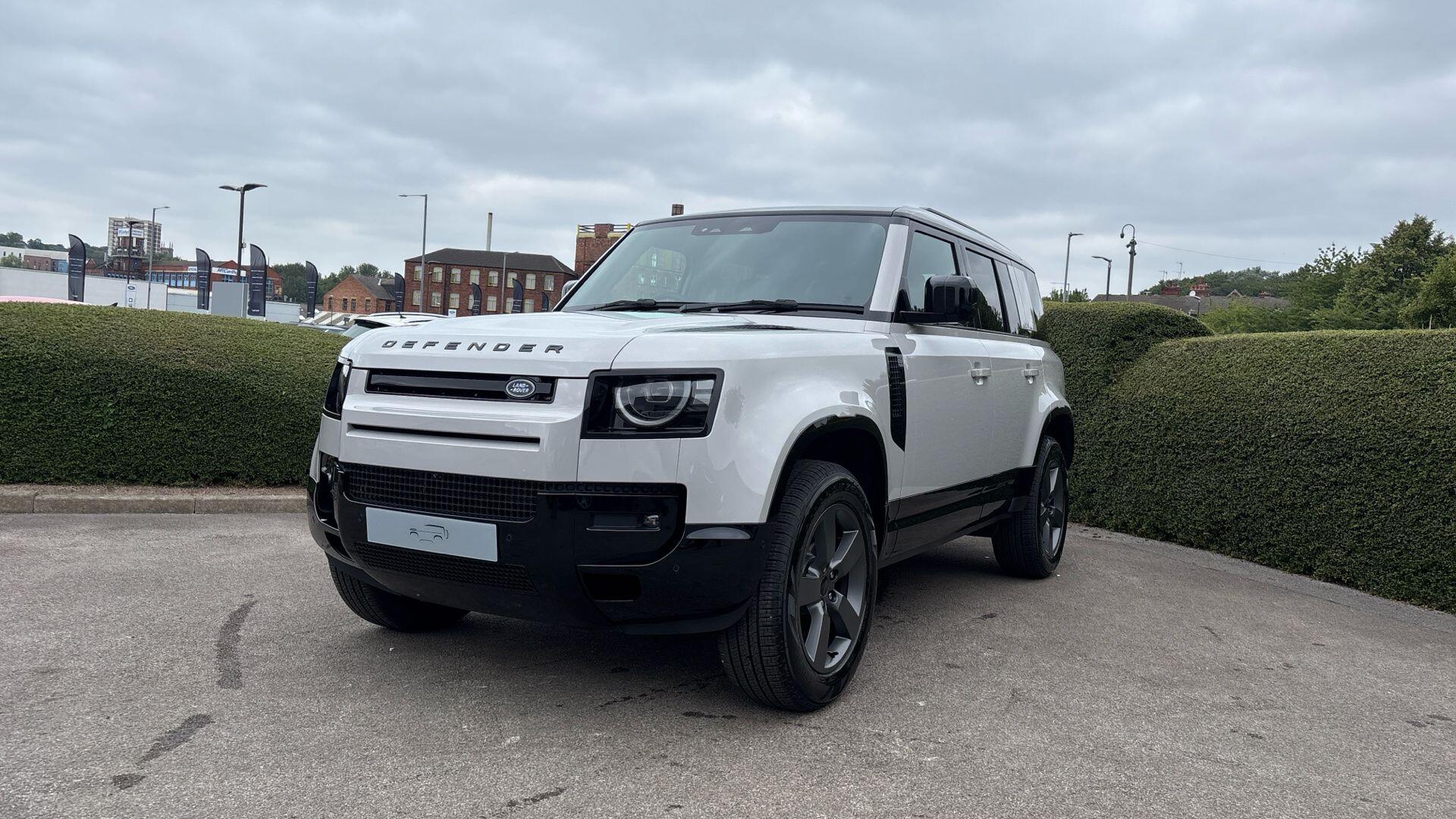 Land Rover Defender view 3