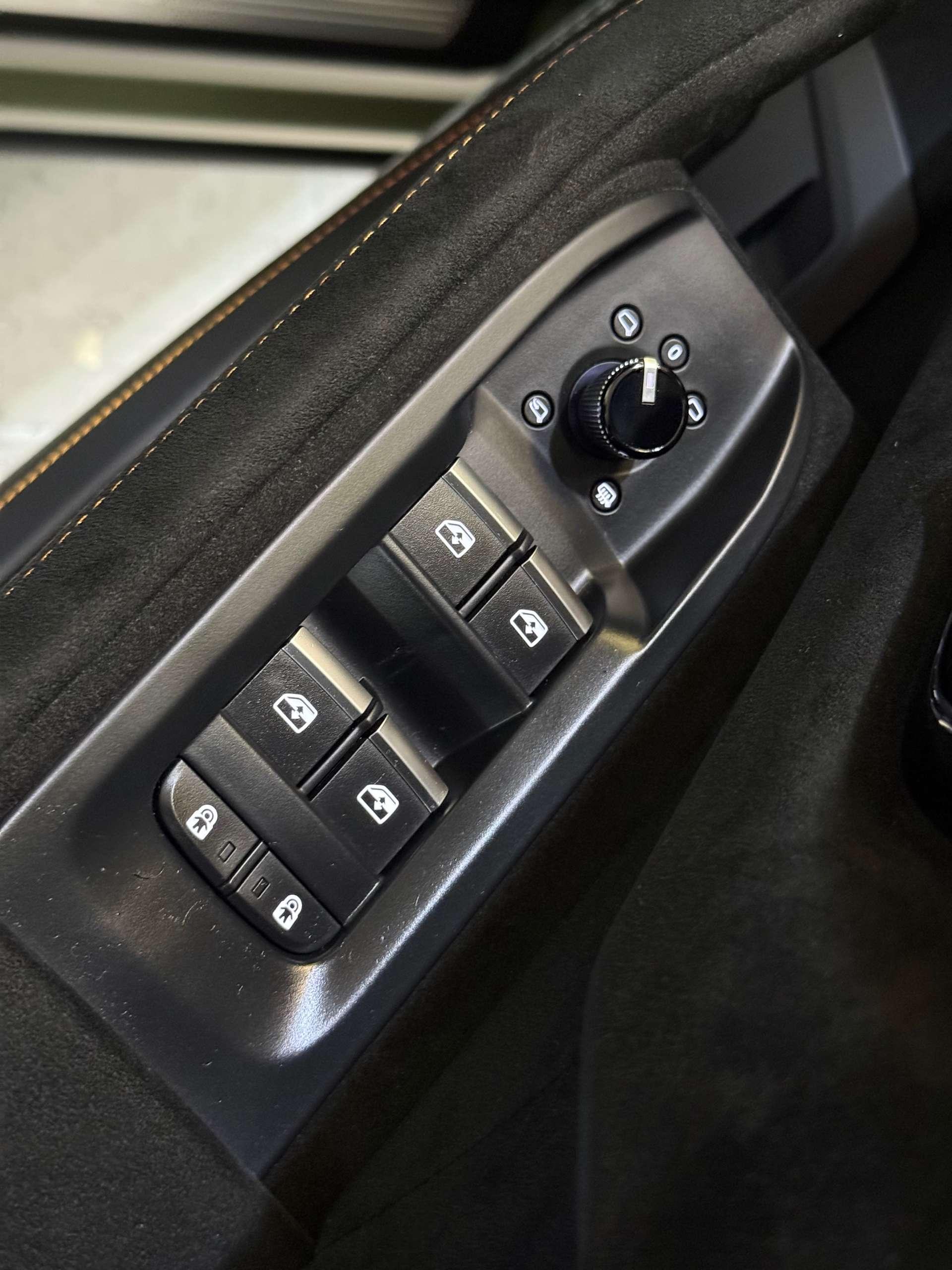 Lamborghini Urus view 81