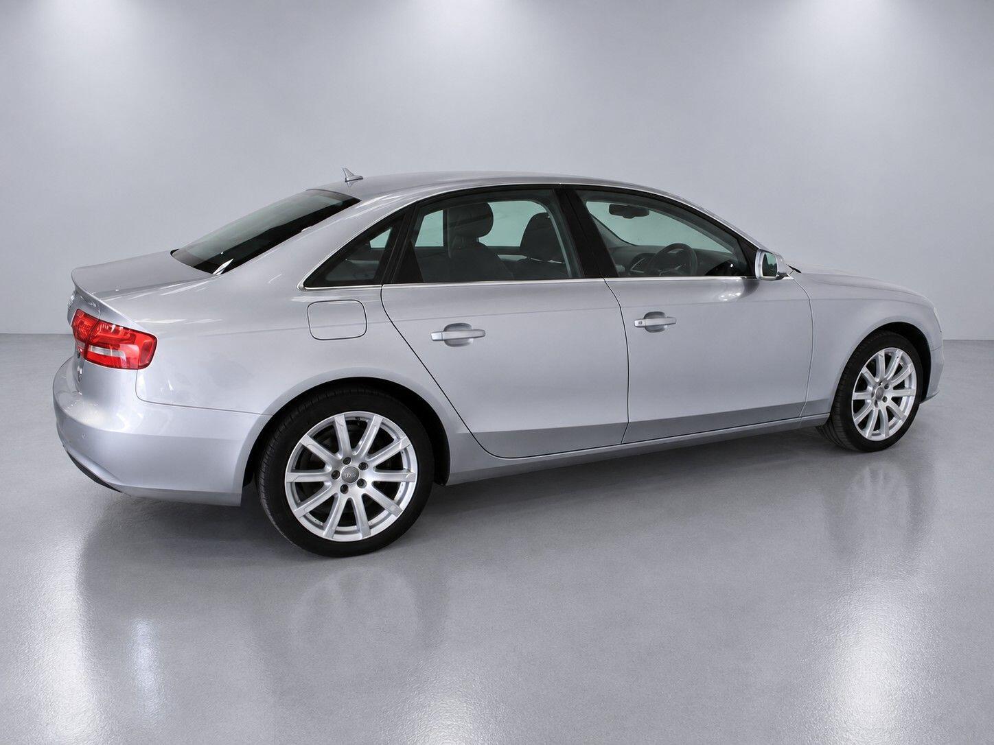 Audi A4 view 11