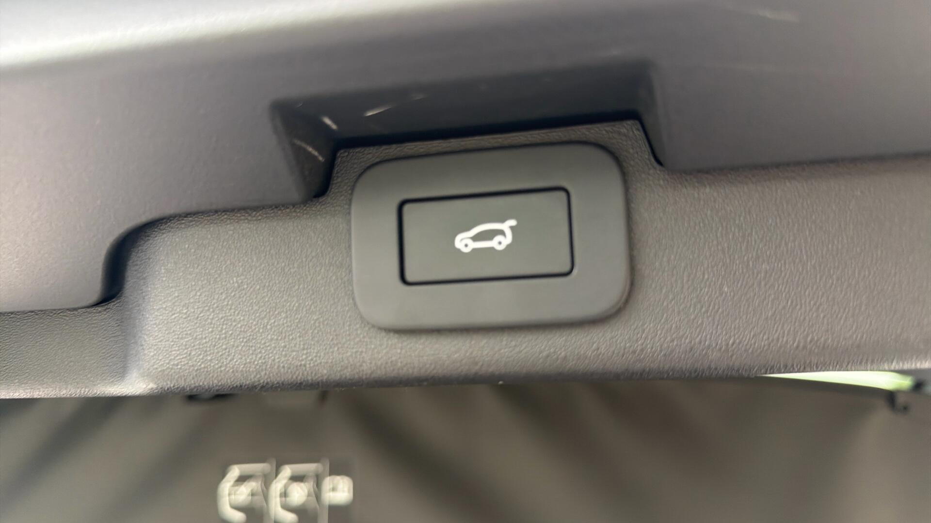 Land Rover Discovery view 43