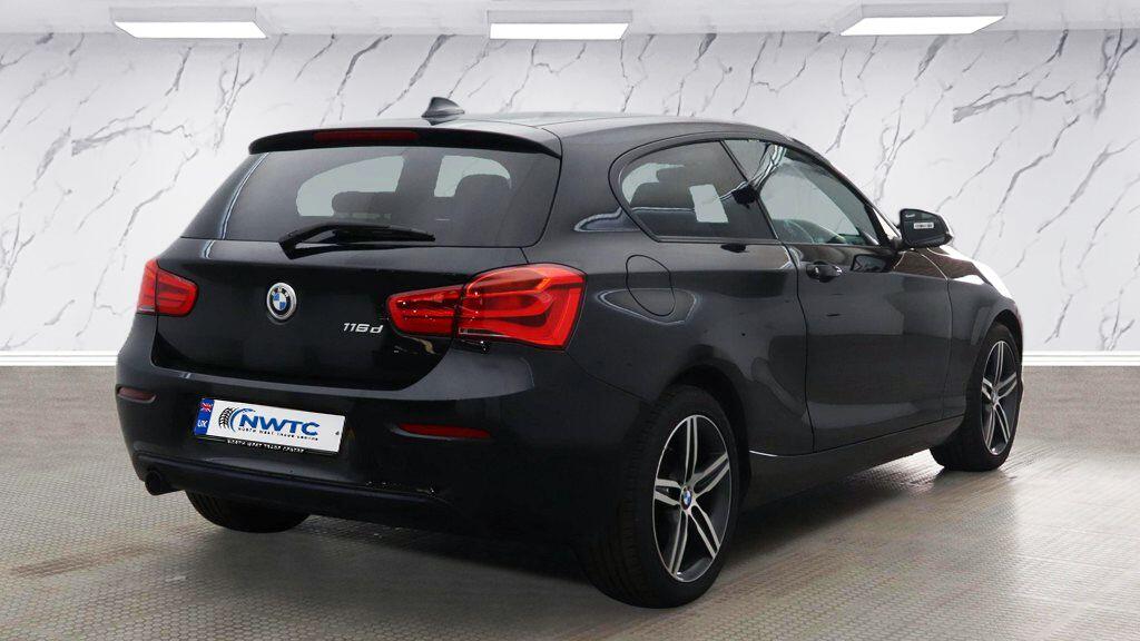BMW 1 Series view 7