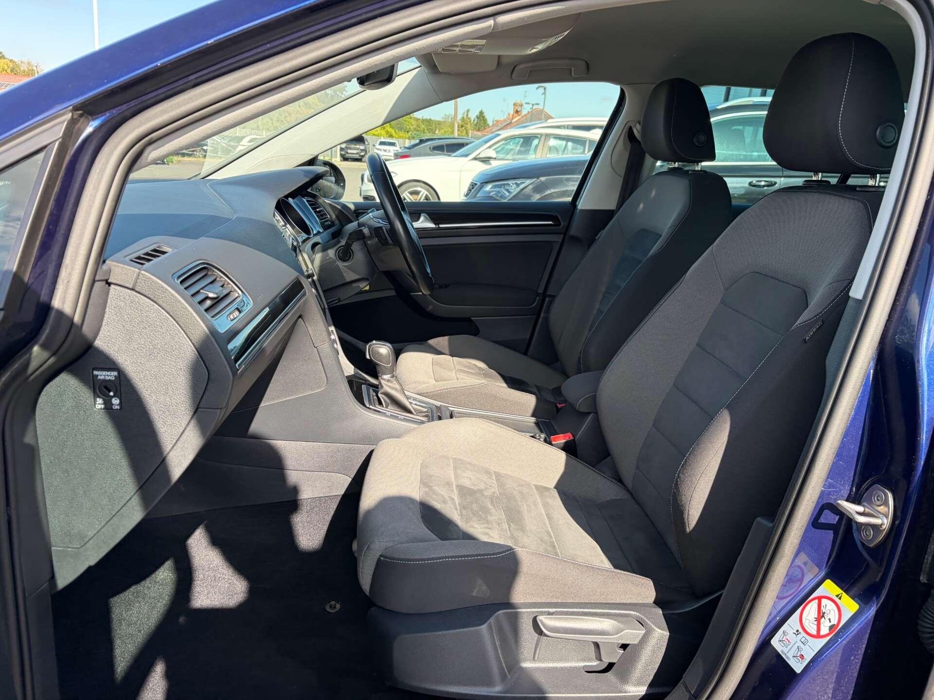 Volkswagen Golf view 14