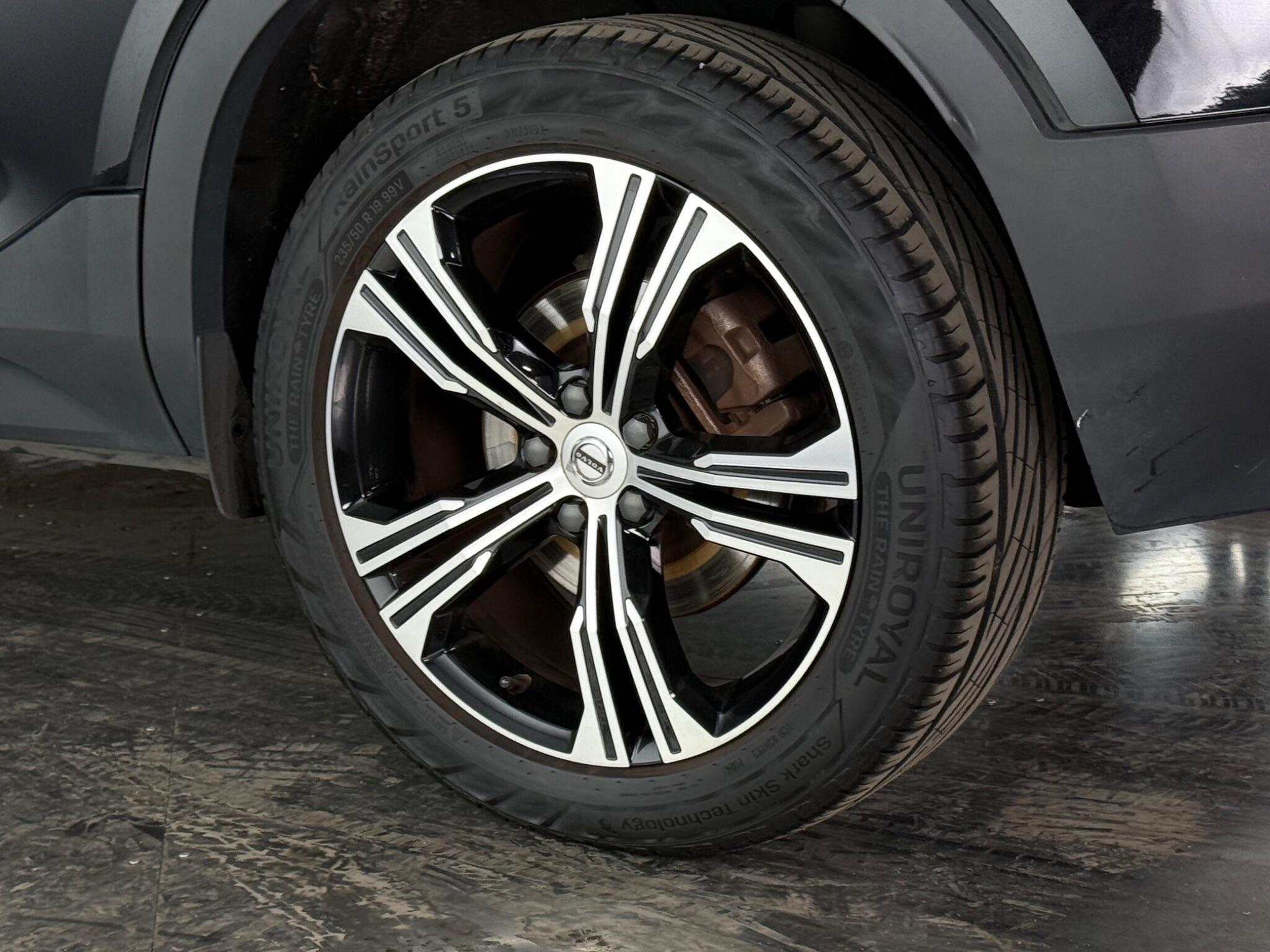 Volvo XC40 view 7