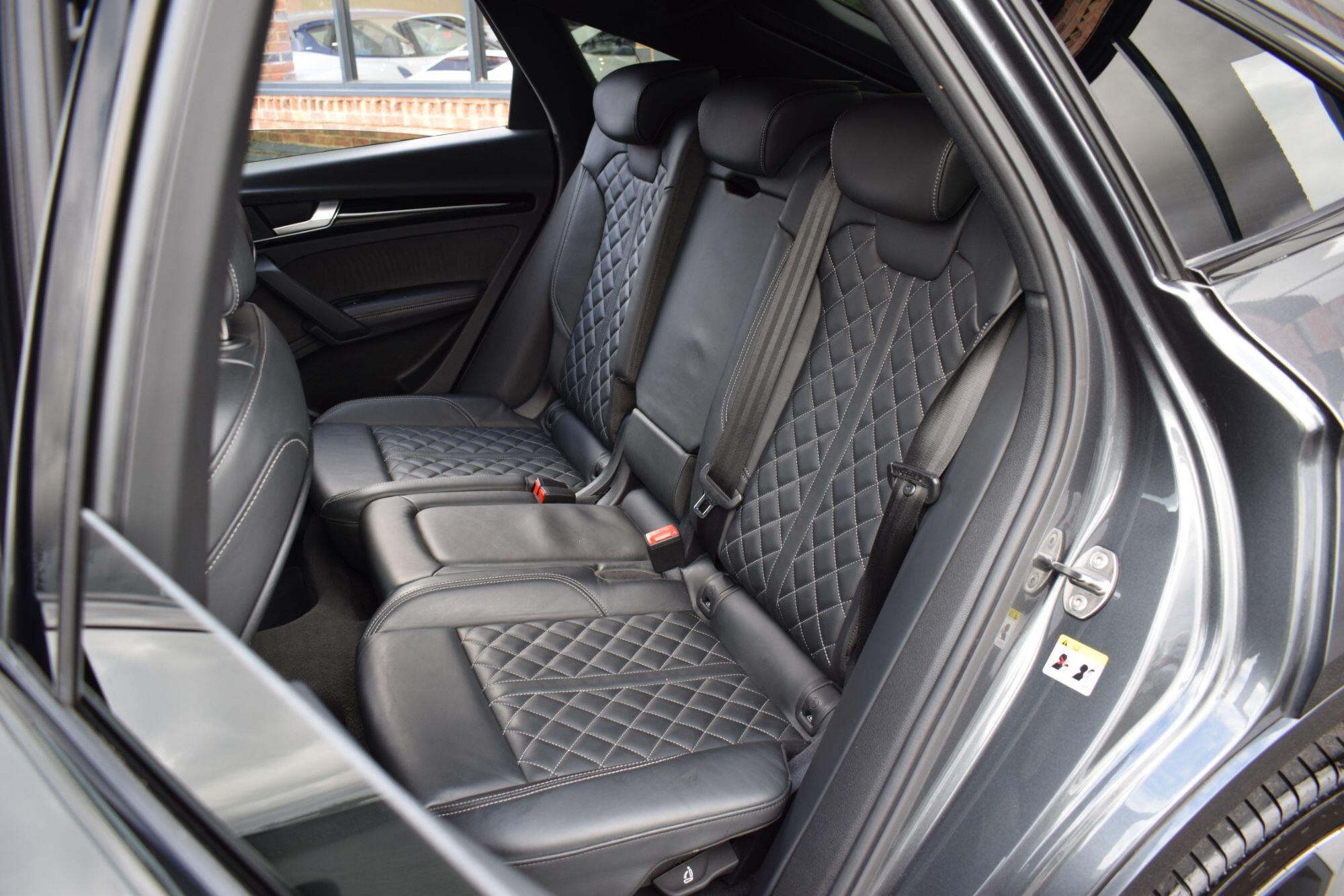 Audi Q5 view 22