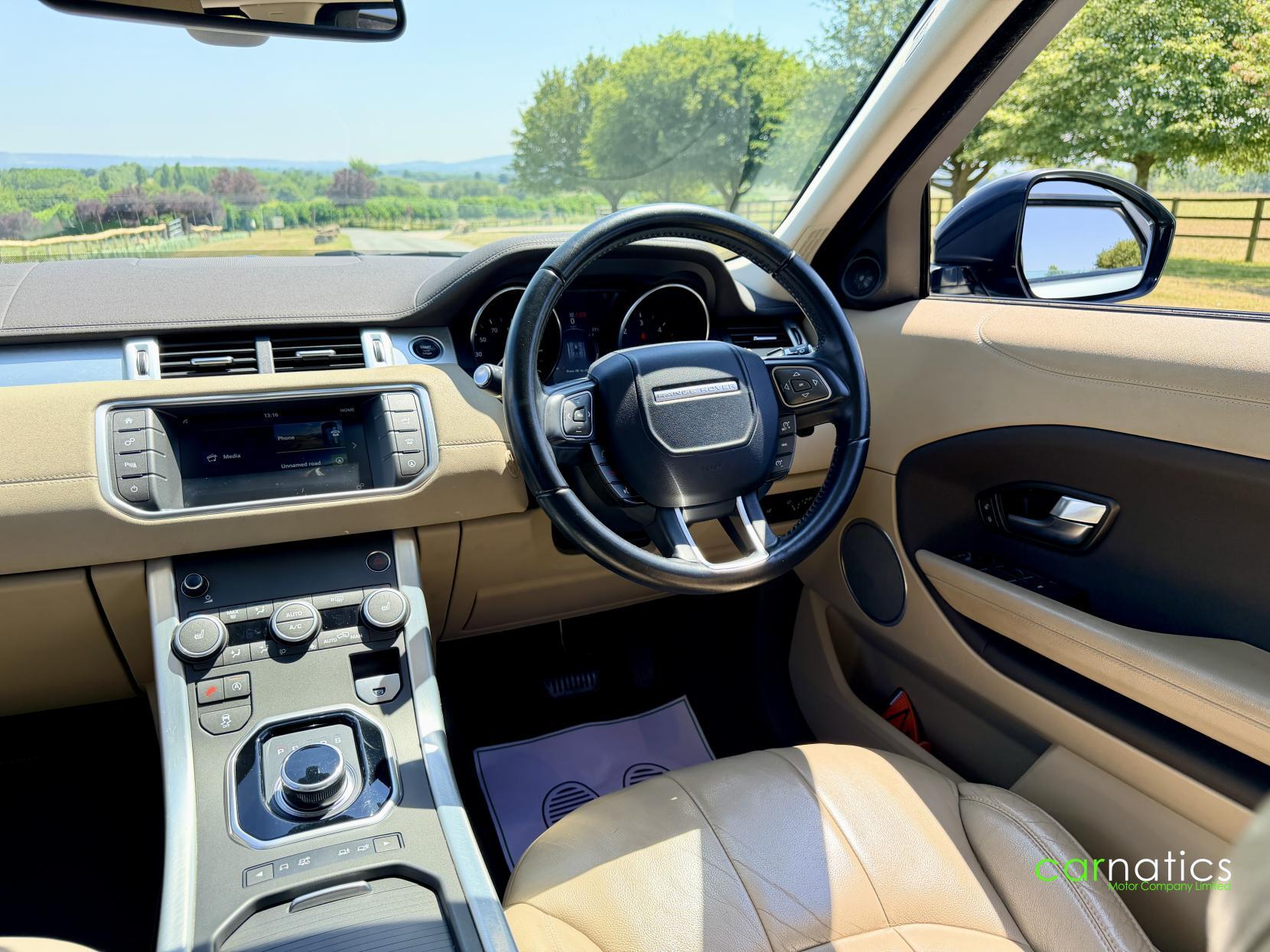 Land Rover Range Rover Evoque view 18