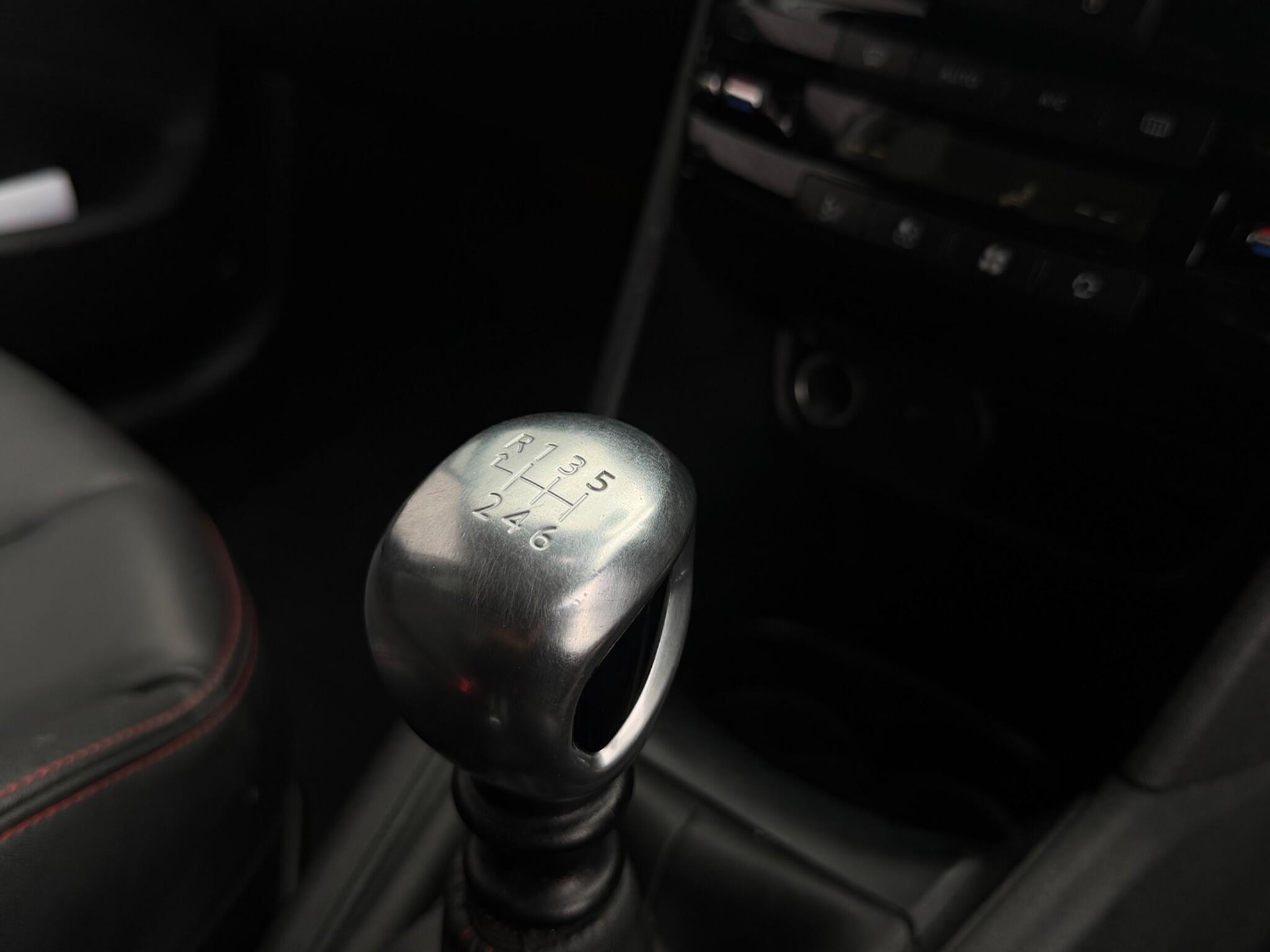 Peugeot 208 view 19