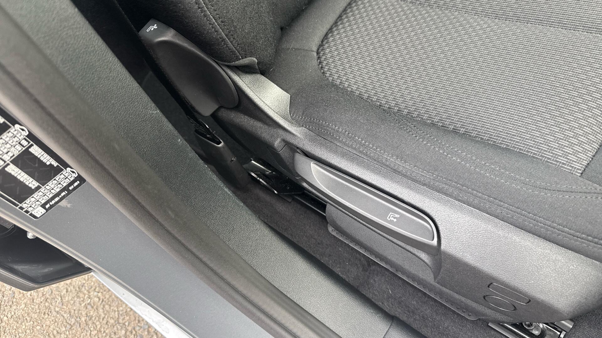 BMW 1 Series view 37