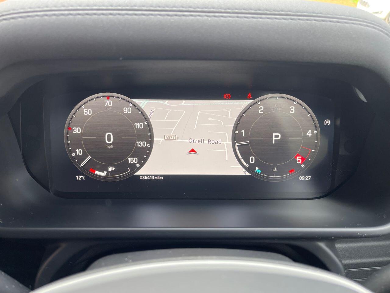 Land Rover Defender 90 view 10