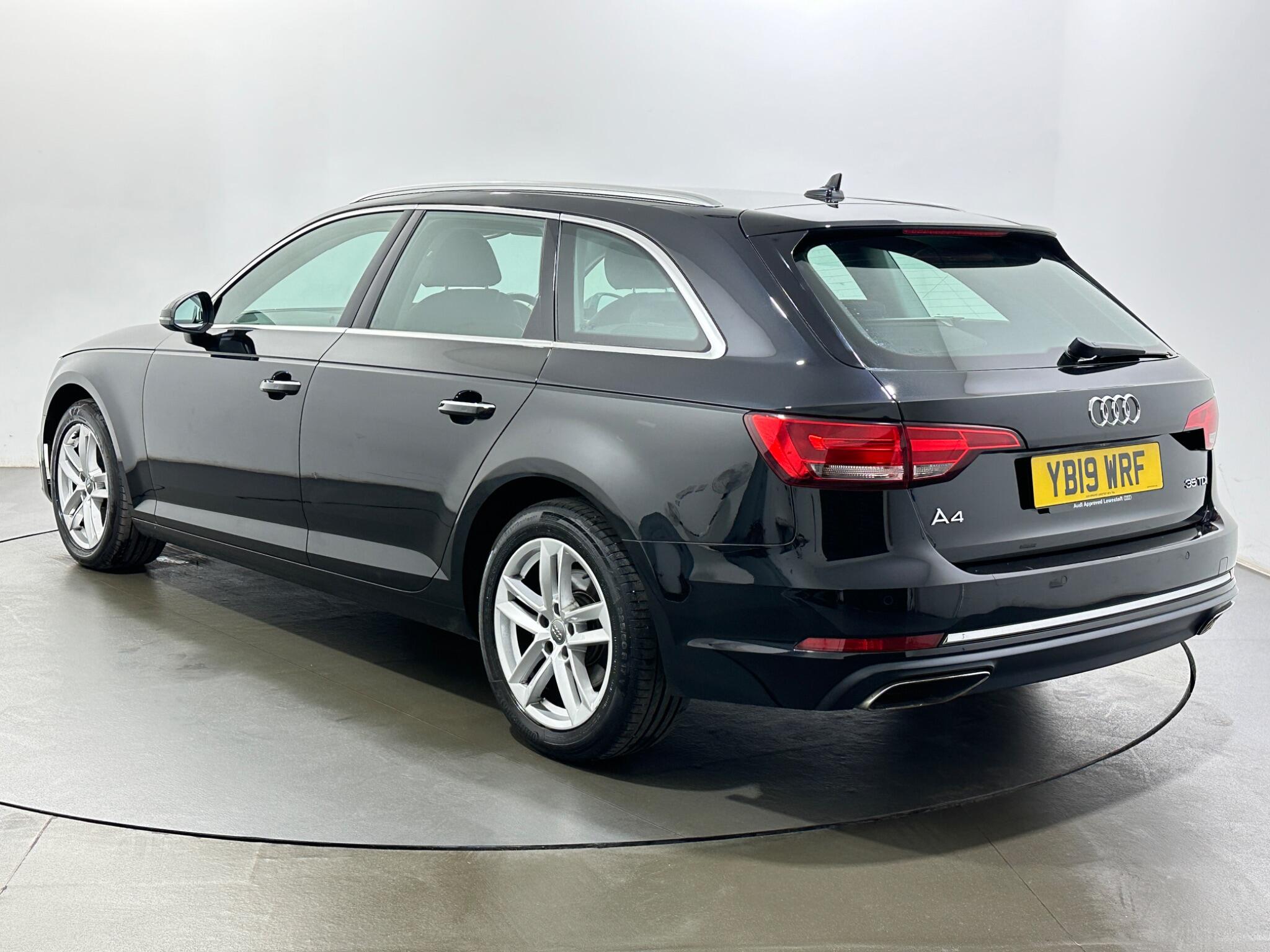 Audi A4 view 6