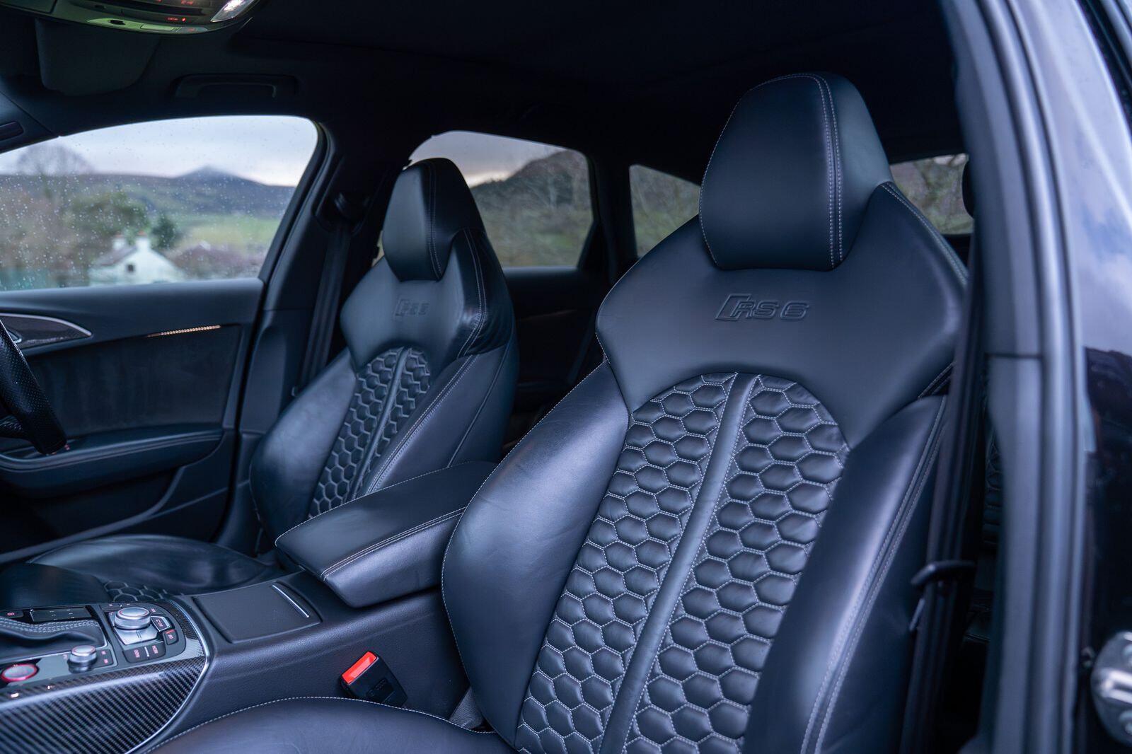 Audi RS6 Avant view 32