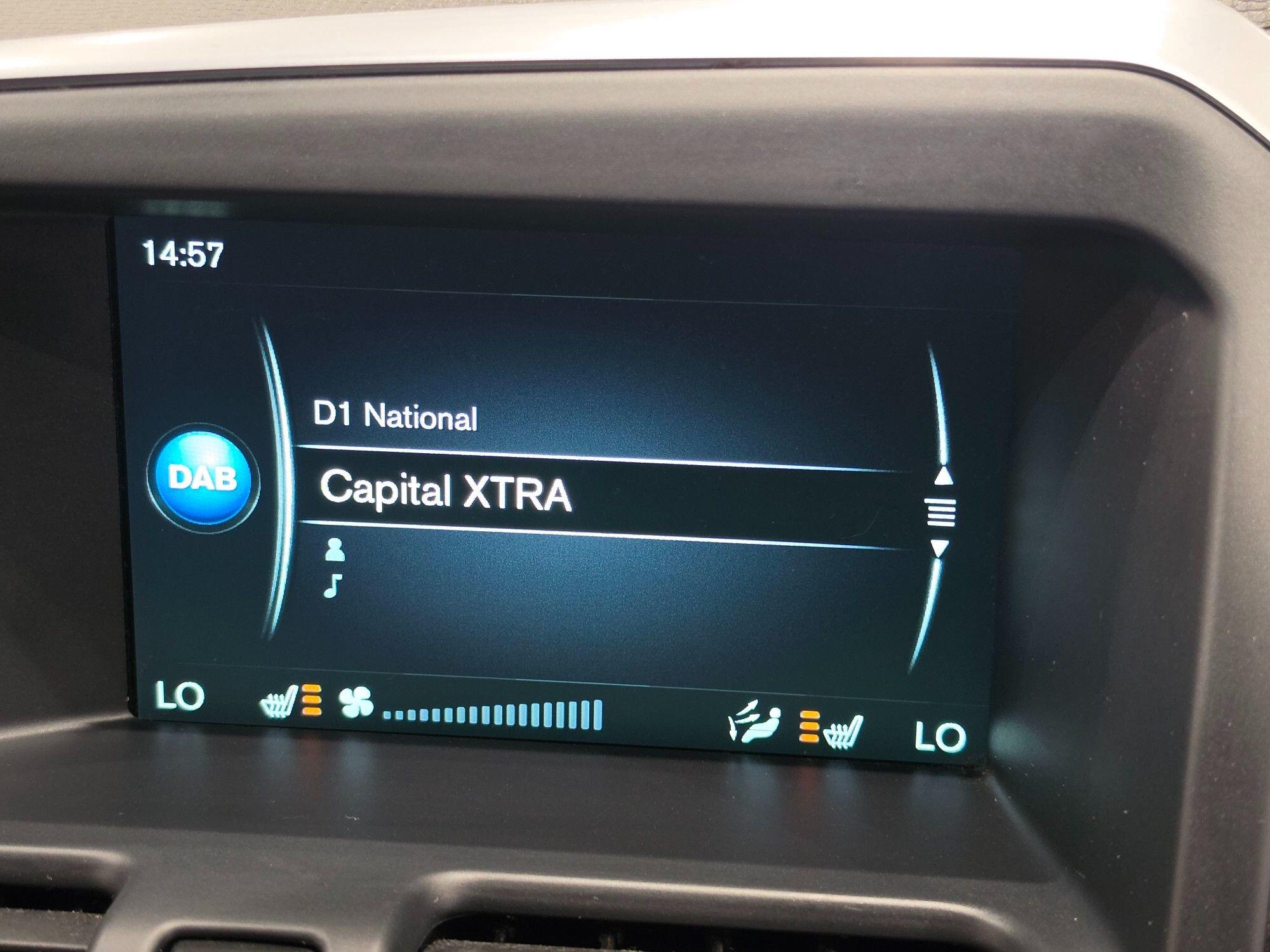 Volvo XC60 view 40