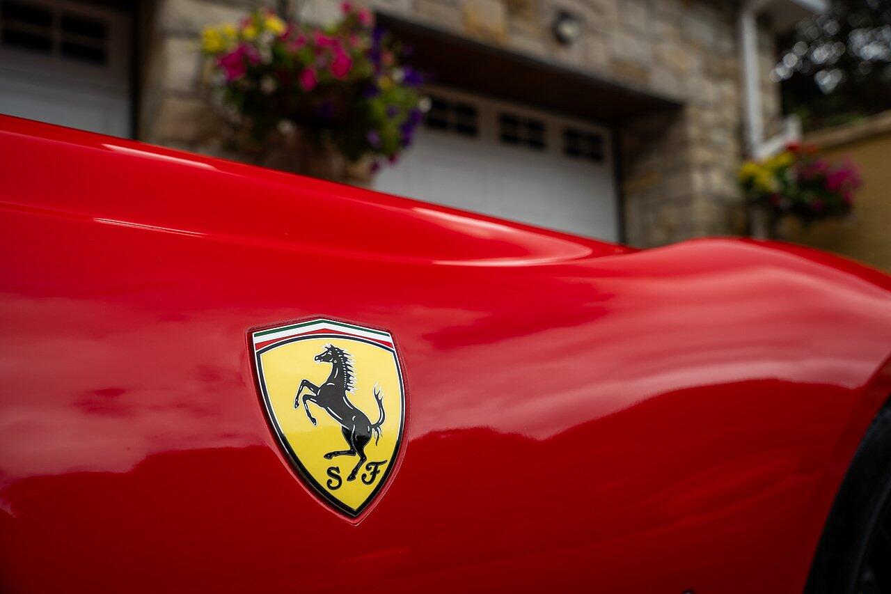 Ferrari 812 view 6