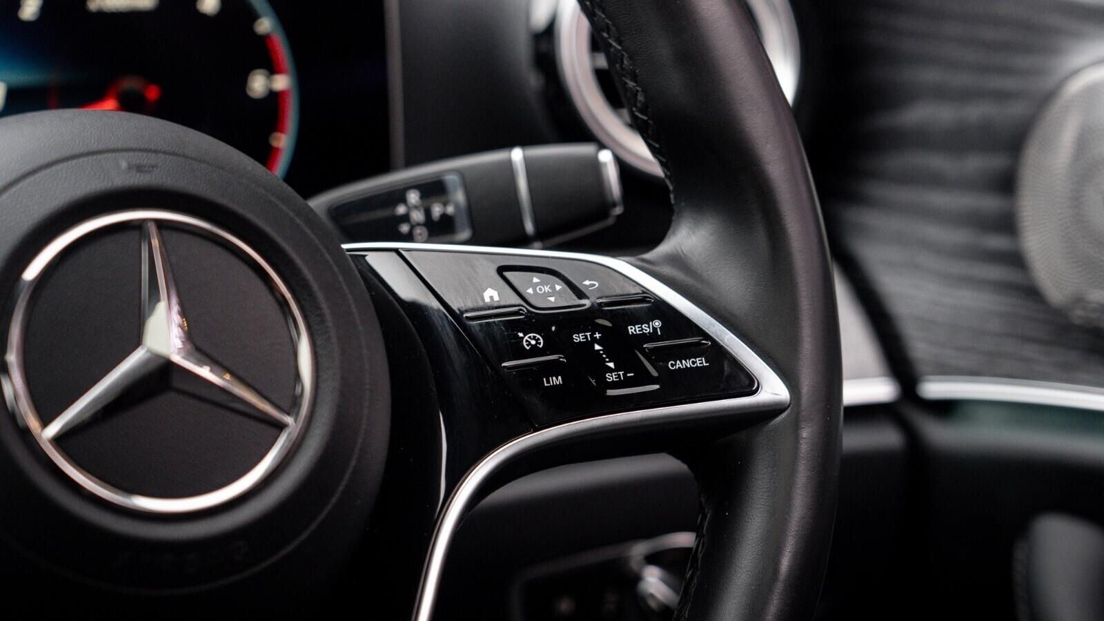Mercedes-Benz E Class view 22