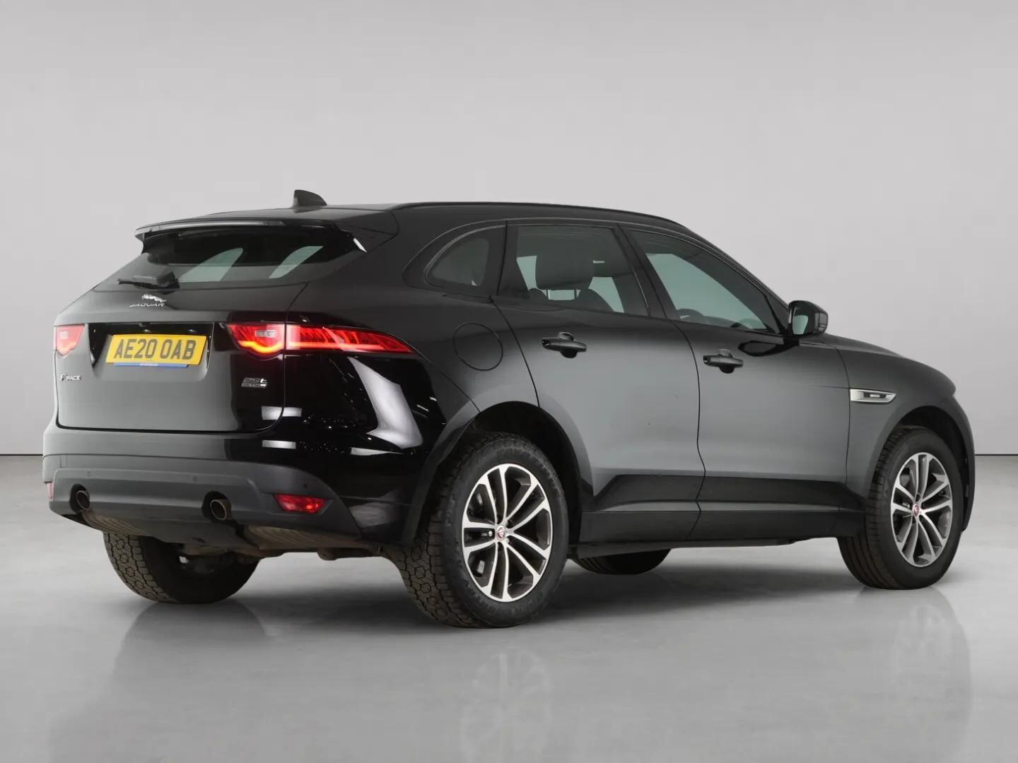 Jaguar F-Pace view 8