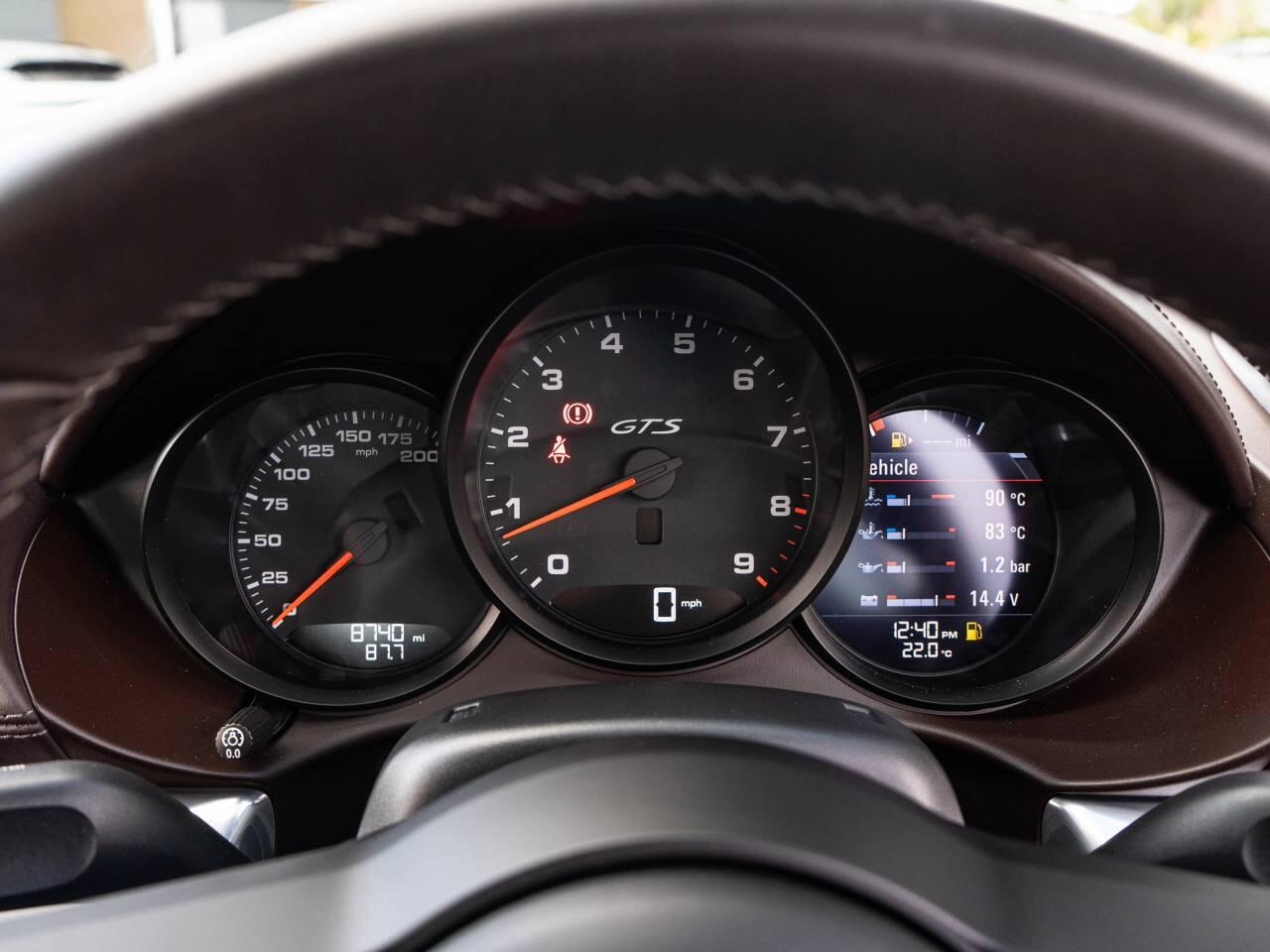 Porsche Cayman view 27