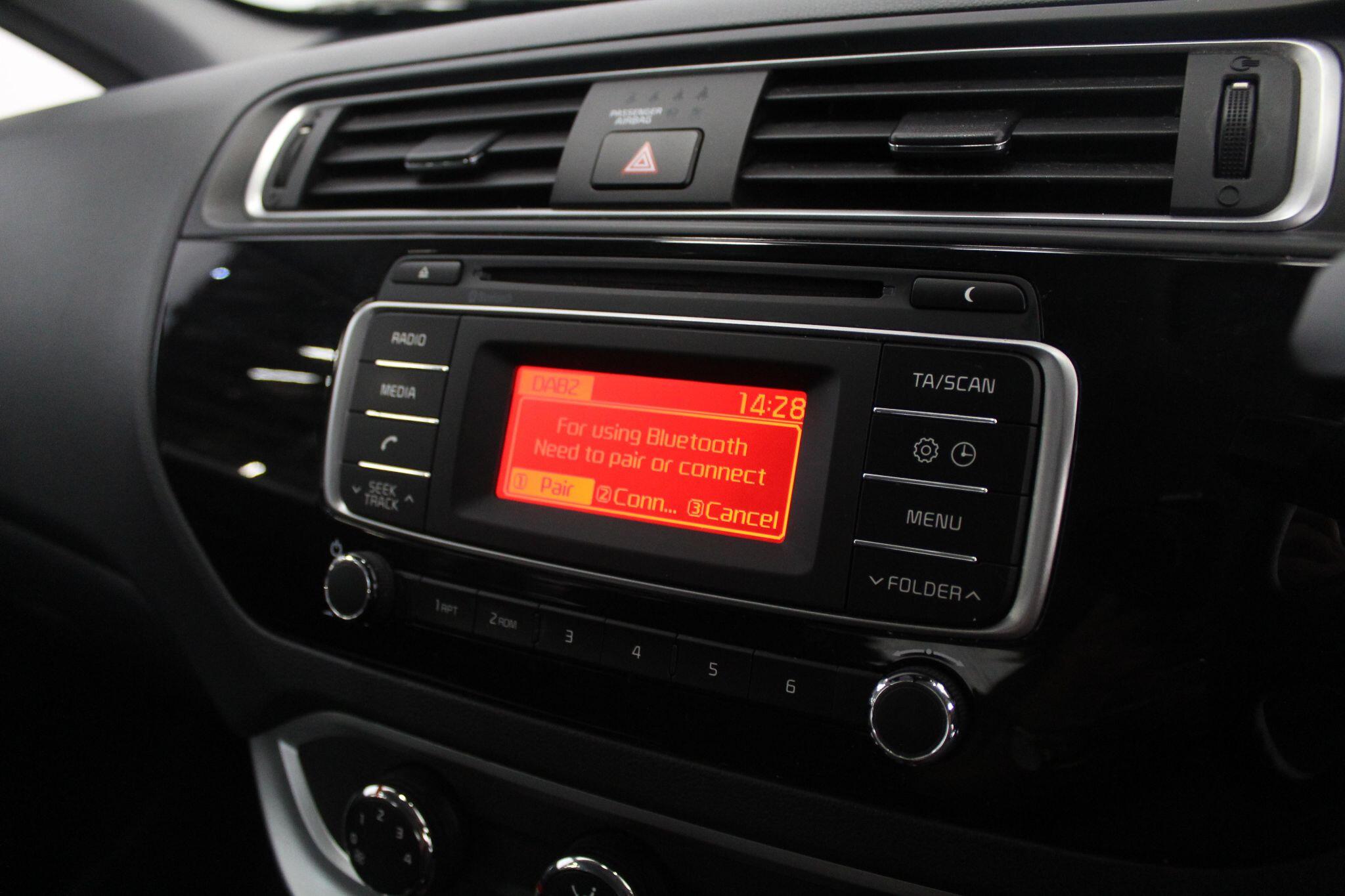Kia Rio view 33