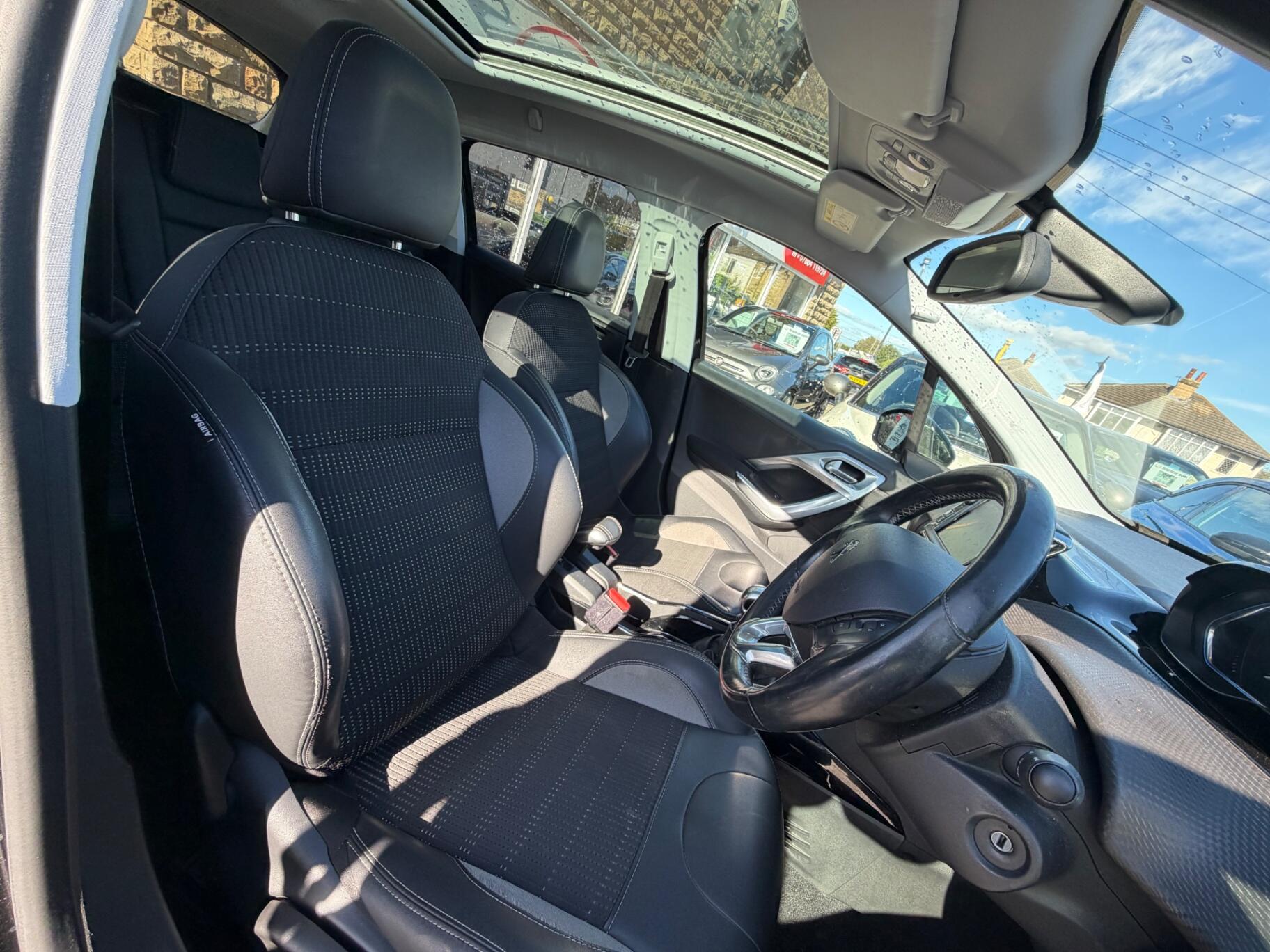 Peugeot 2008 view 15