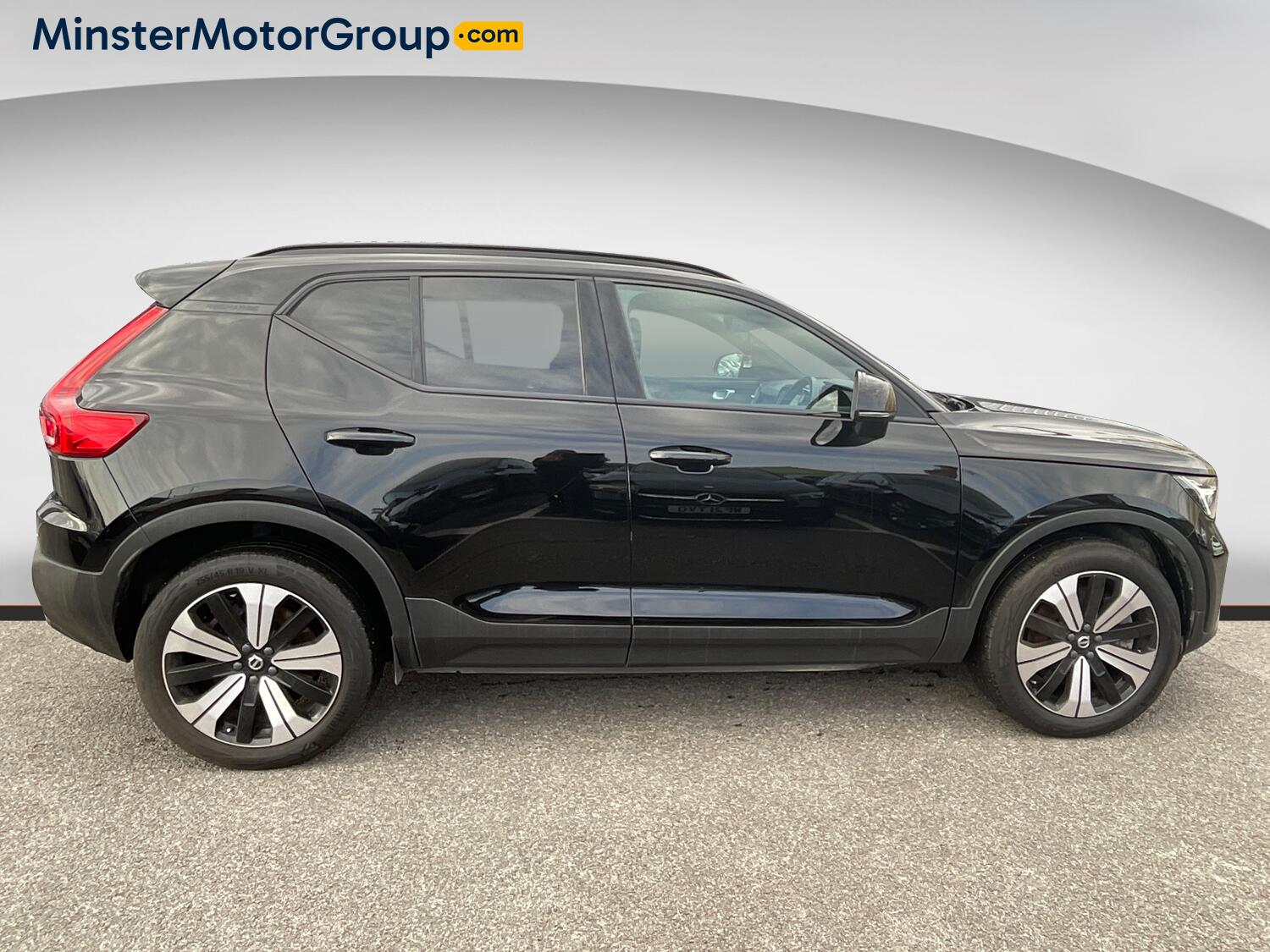 Volvo XC40 view 2