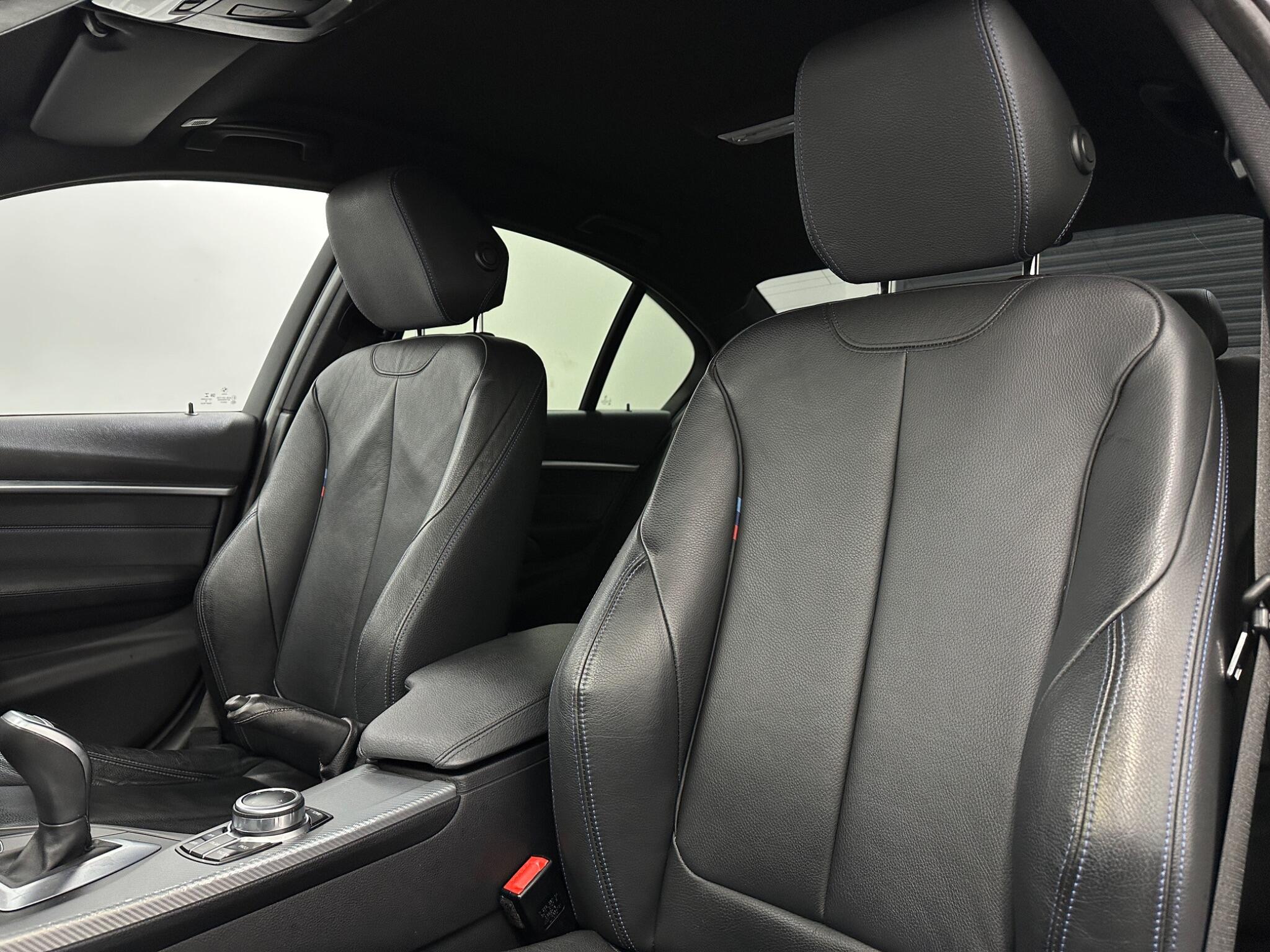 BMW 3 Series view 36