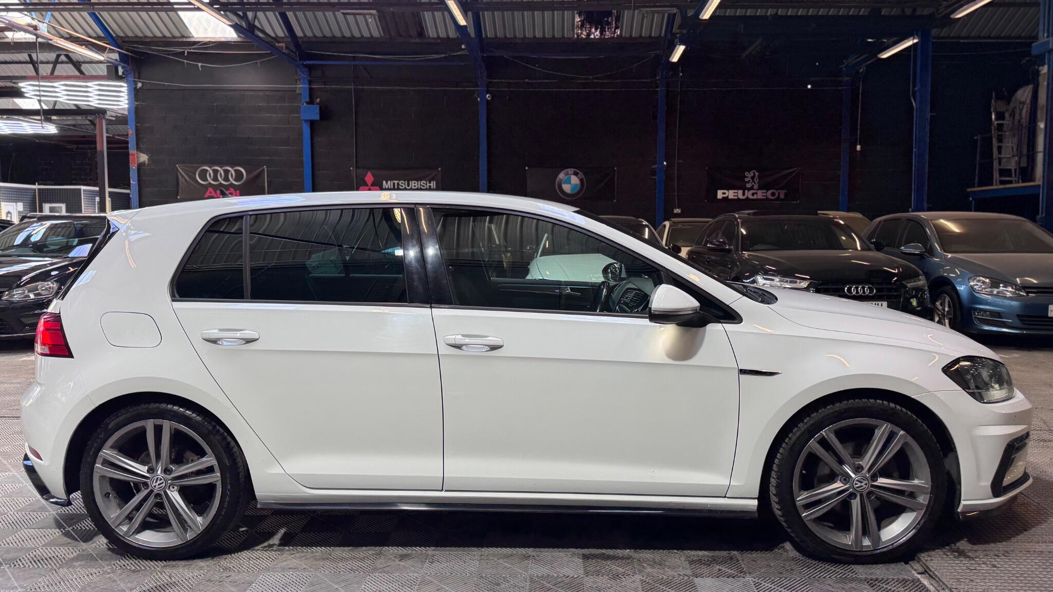 Volkswagen Golf view 18