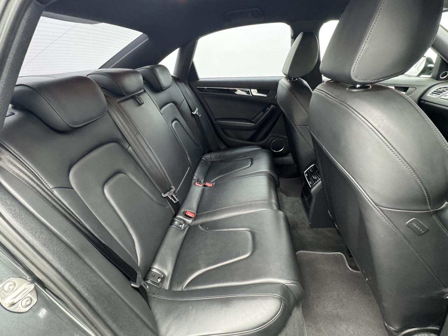 Audi A4 view 14