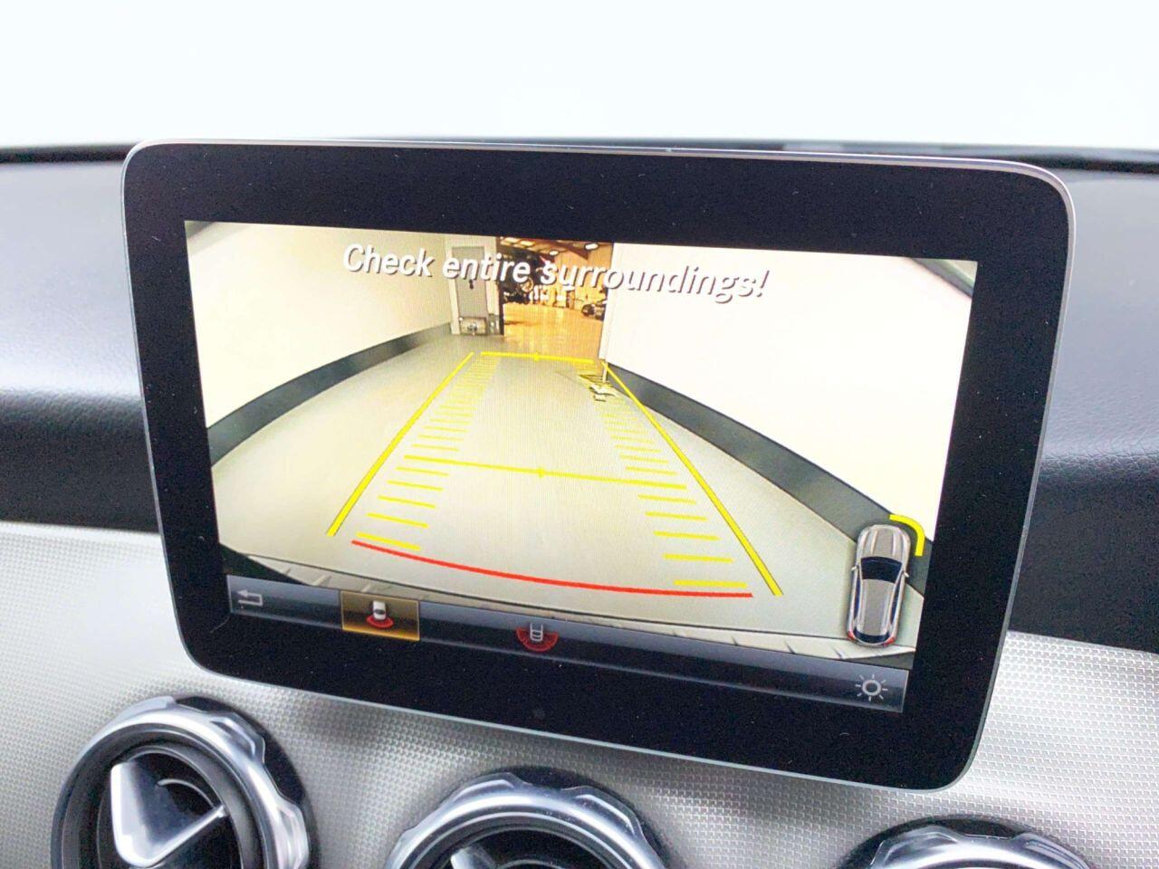 Mercedes-Benz Gla view 17