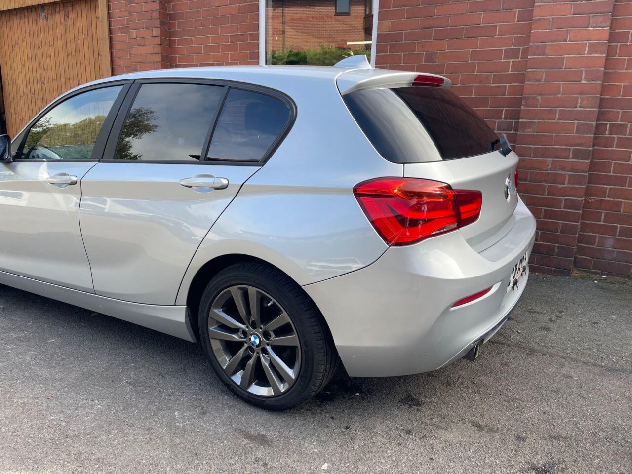 BMW 1 Series view 8
