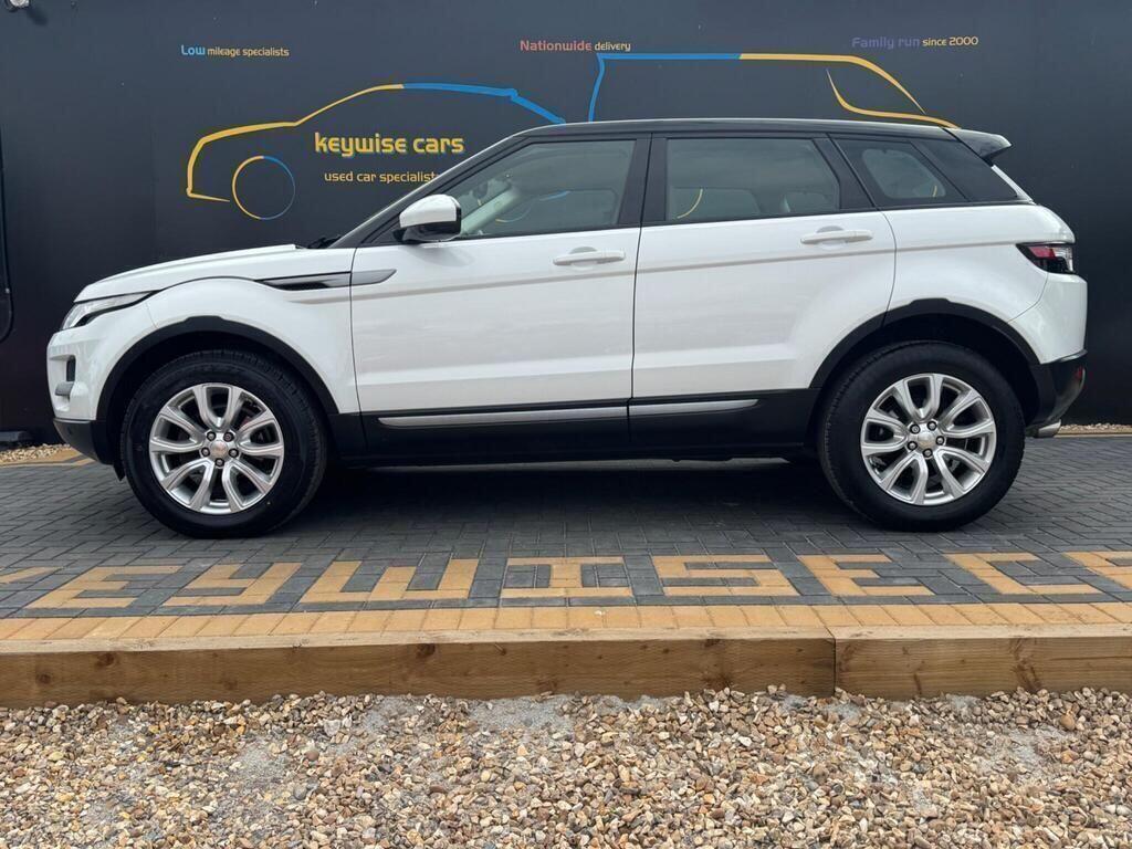 Land Rover Range Rover Evoque view 2