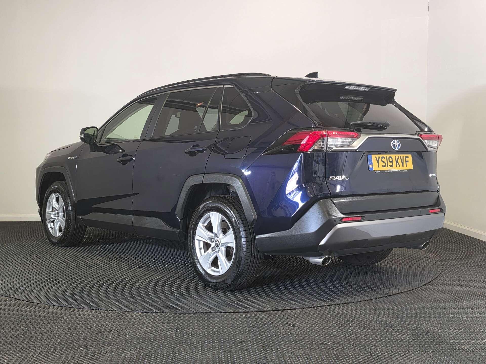 Toyota Rav4 view 5