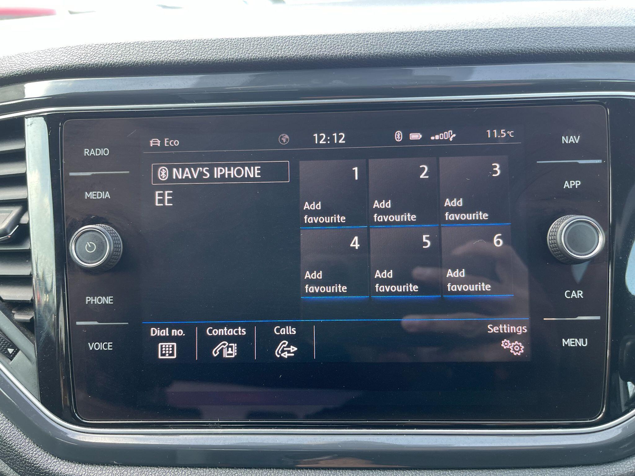 Volkswagen T-Roc view 42